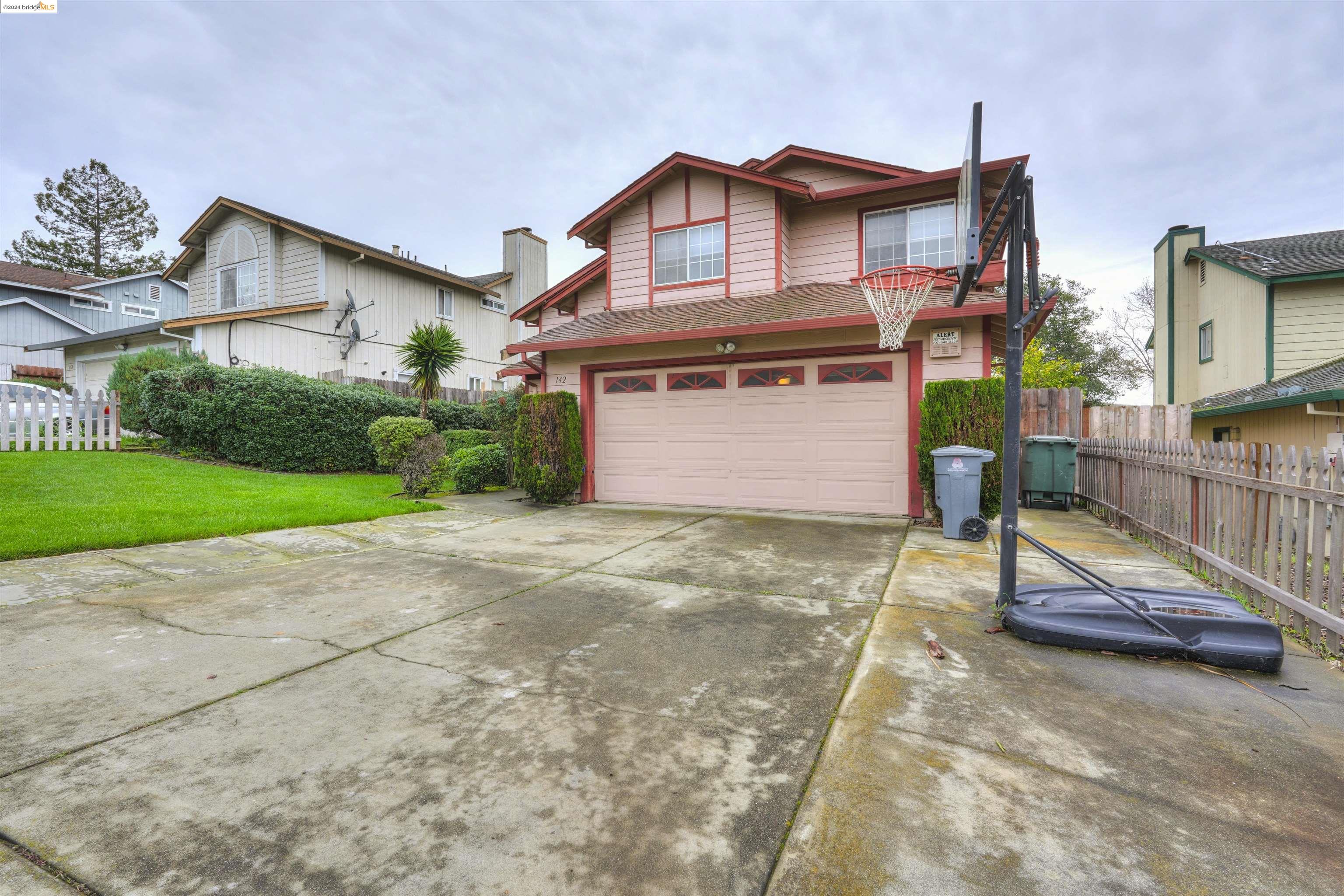 142 Vanessa St