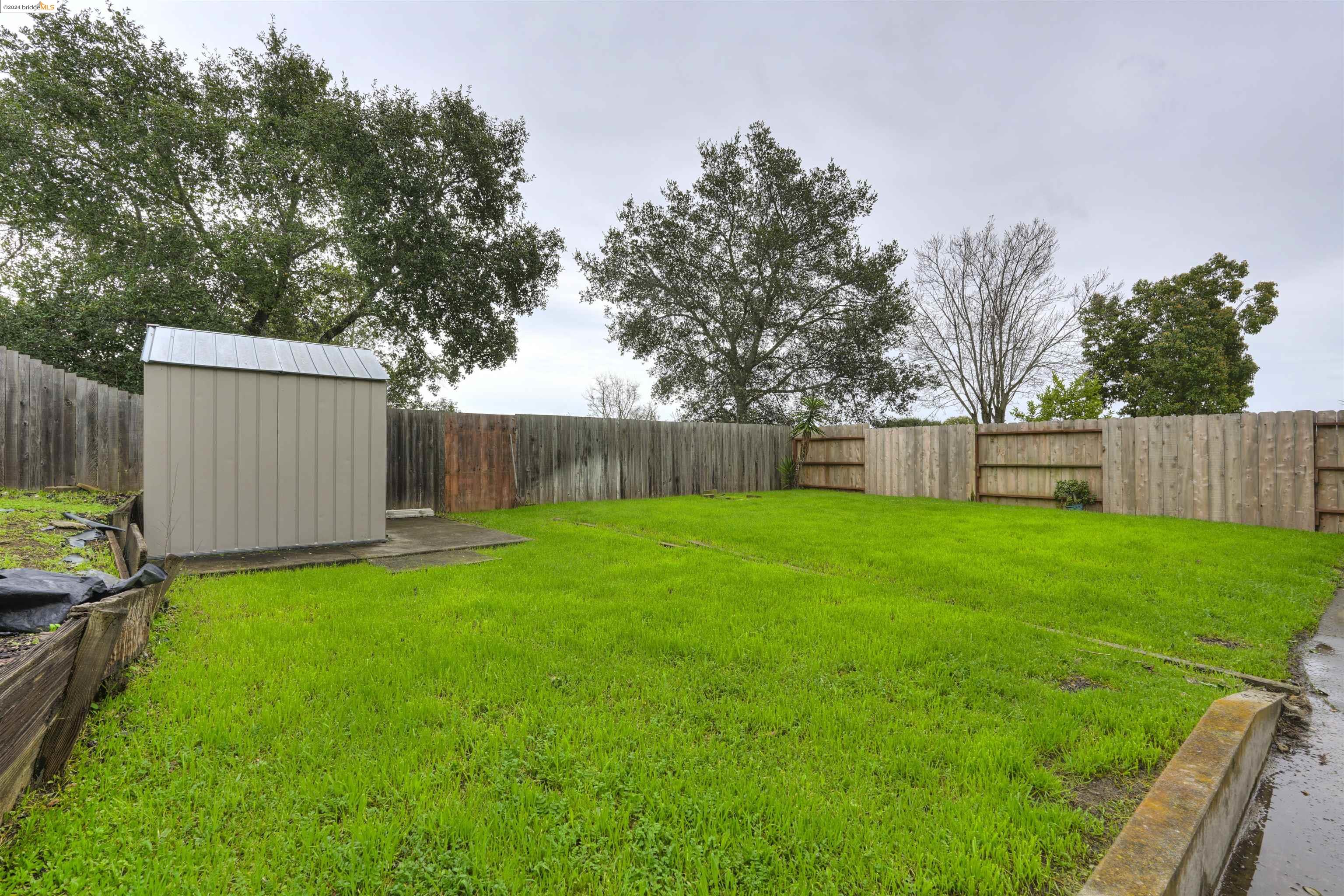 142 Vanessa St