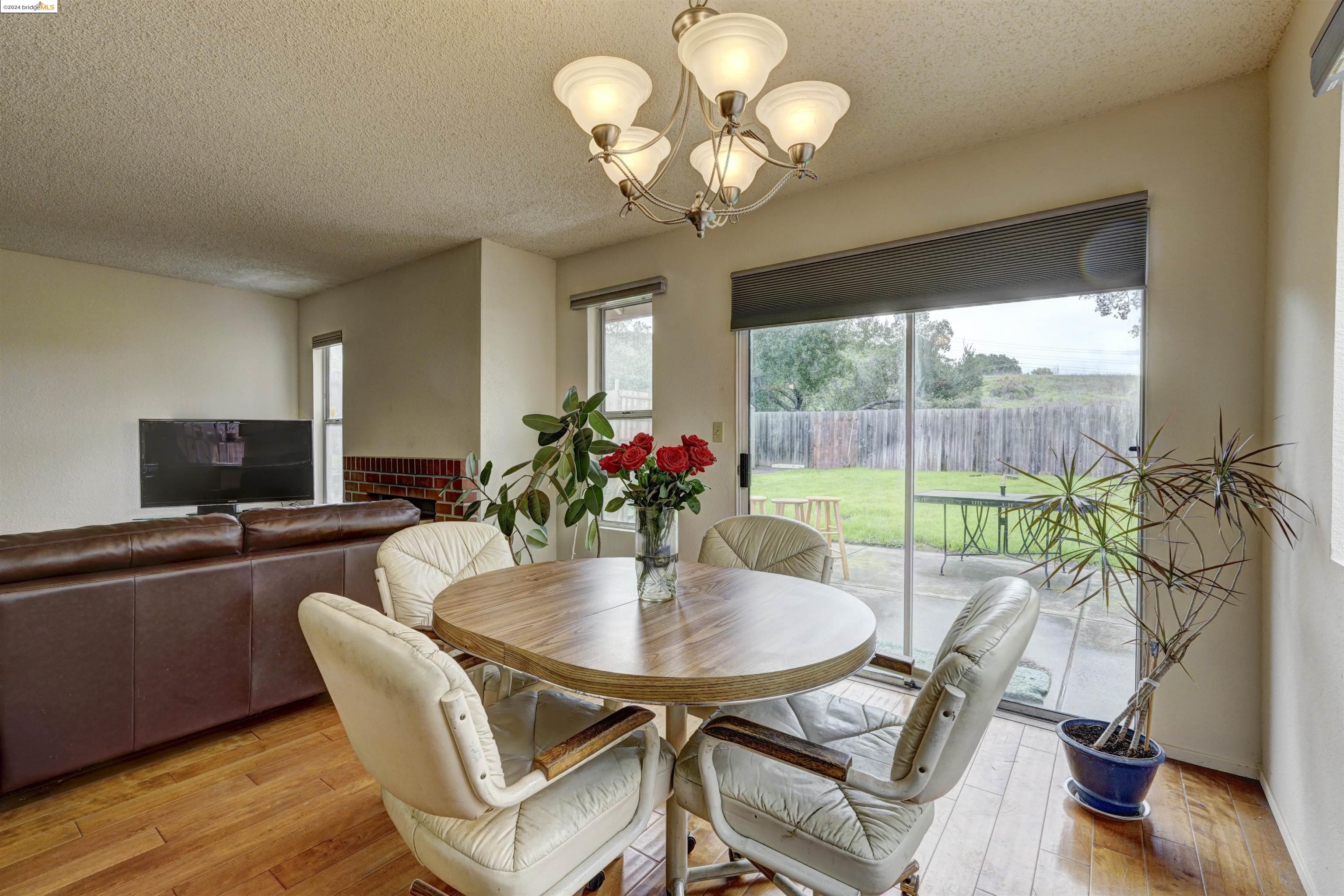142 Vanessa St