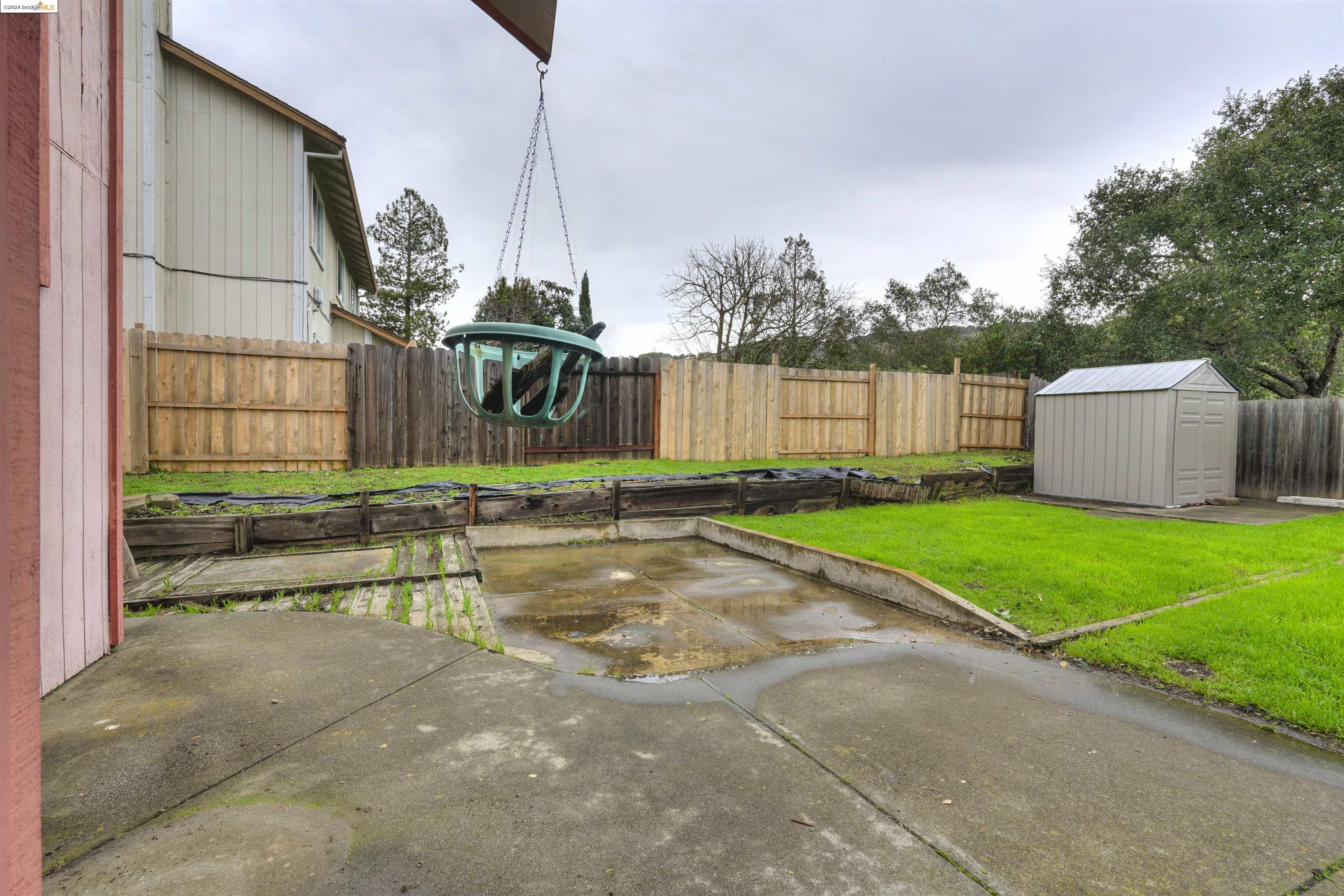 142 Vanessa St