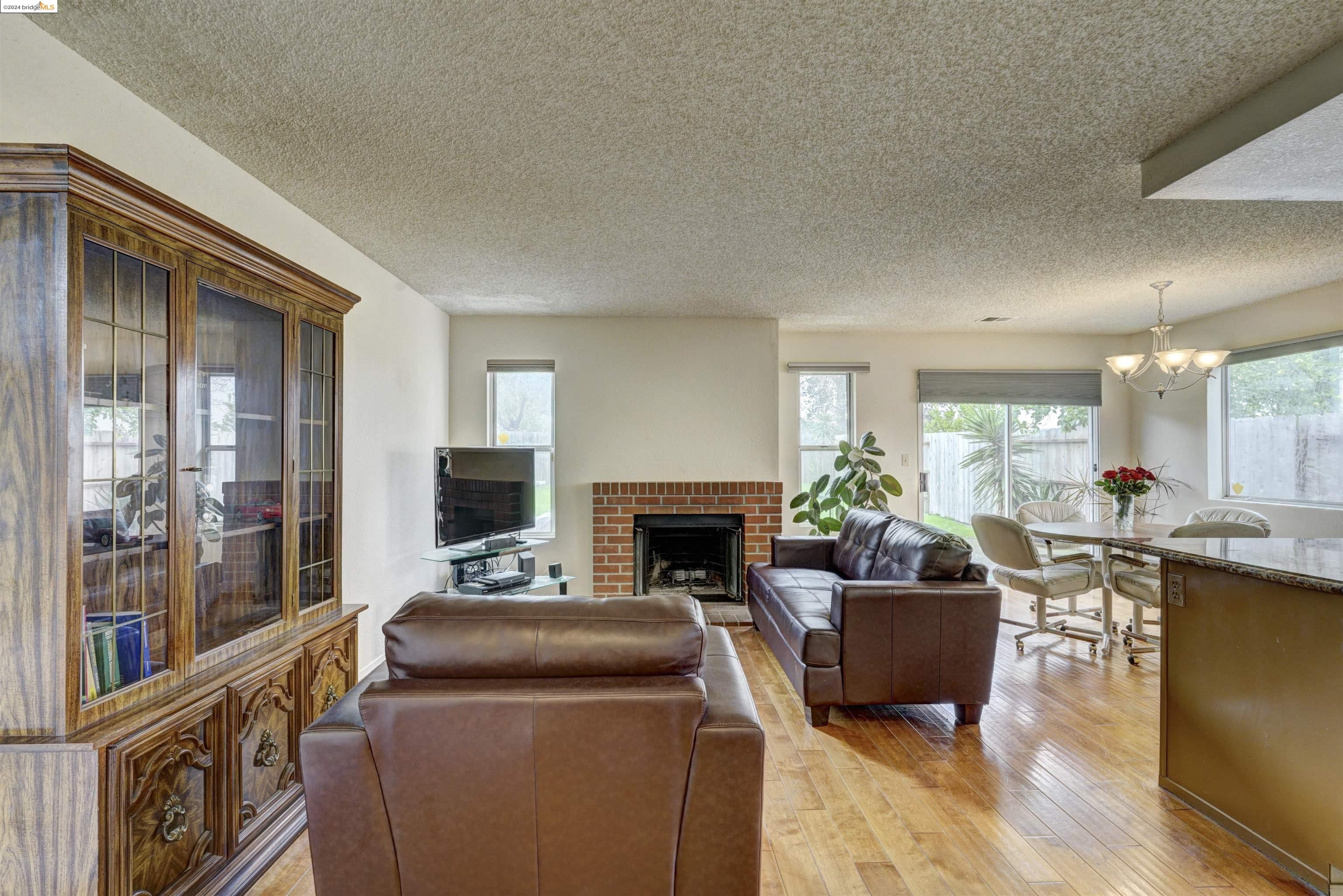 142 Vanessa St