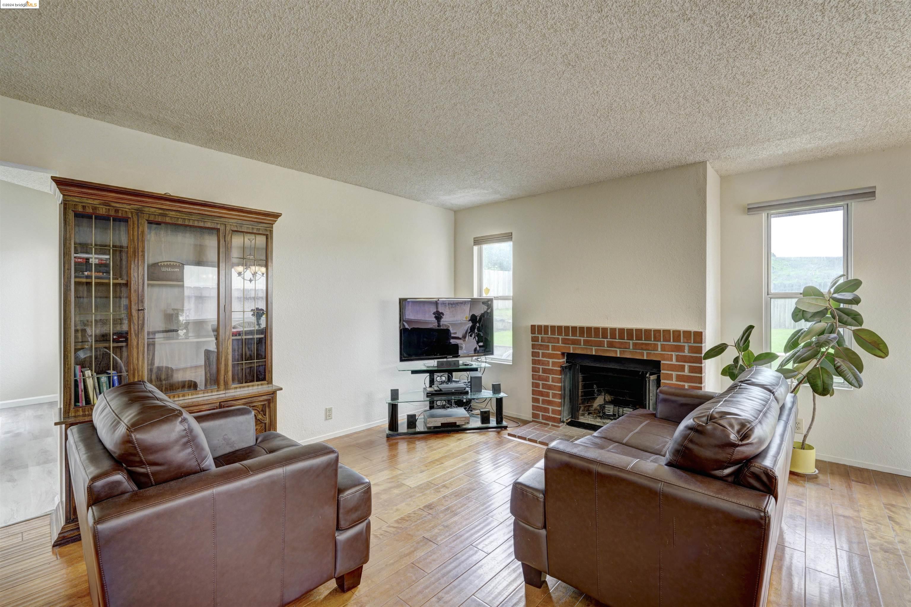 142 Vanessa St