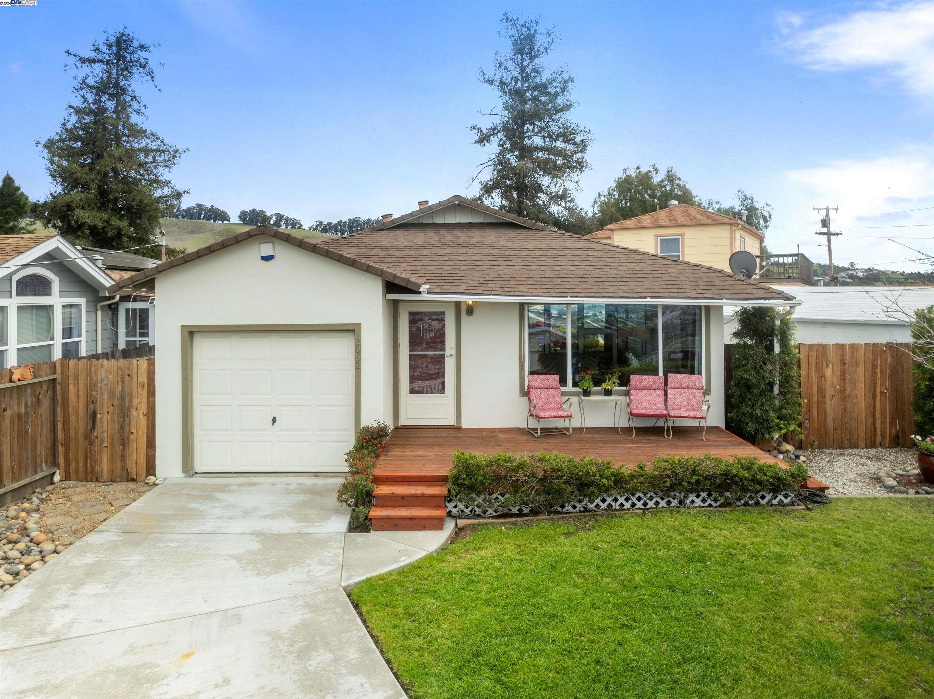 2062 Altamont Rd