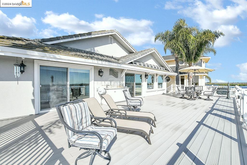 60 Discovery Bay Blvd