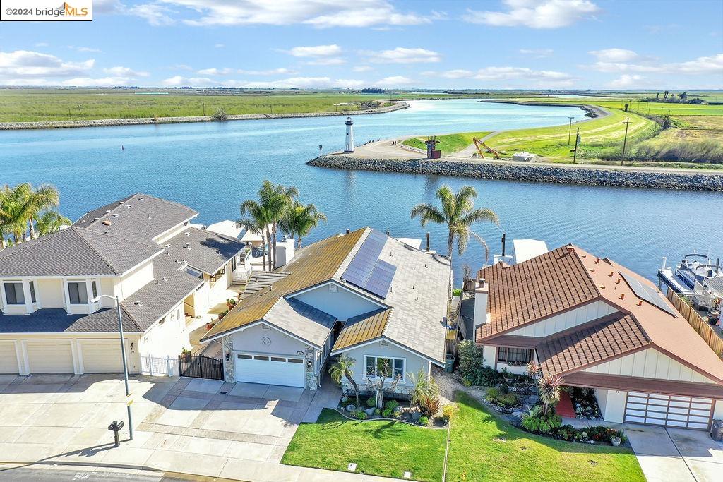 60 Discovery Bay Blvd