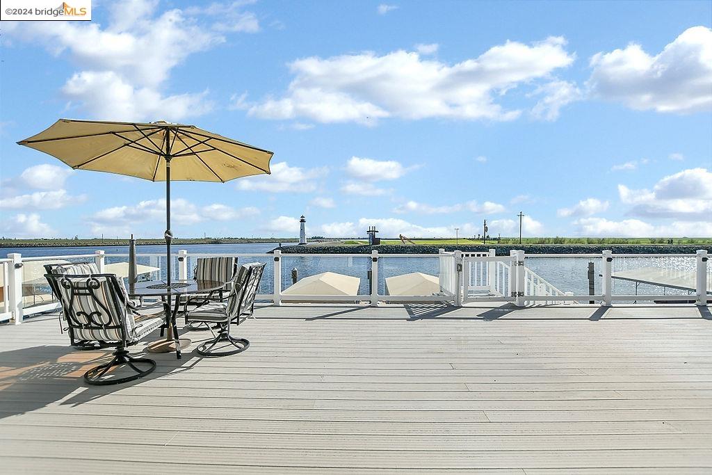 60 Discovery Bay Blvd