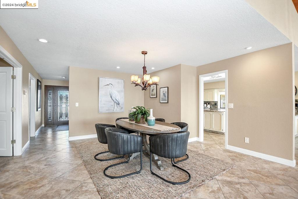 60 Discovery Bay Blvd