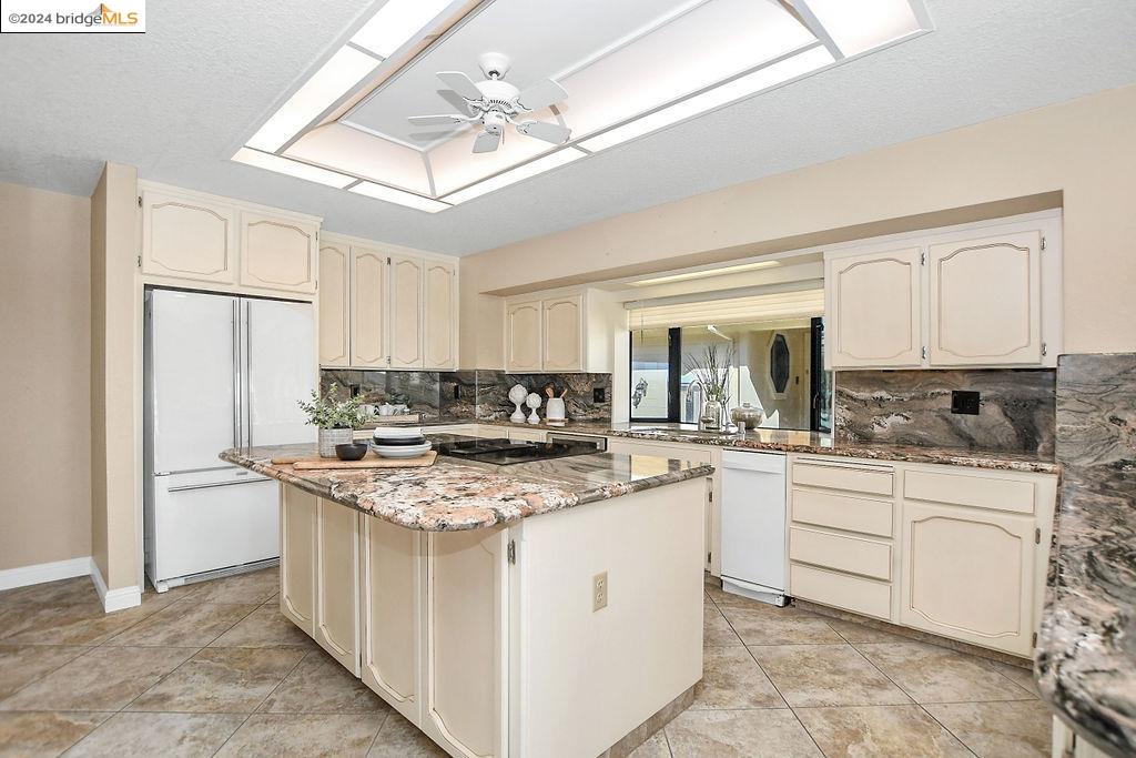 60 Discovery Bay Blvd
