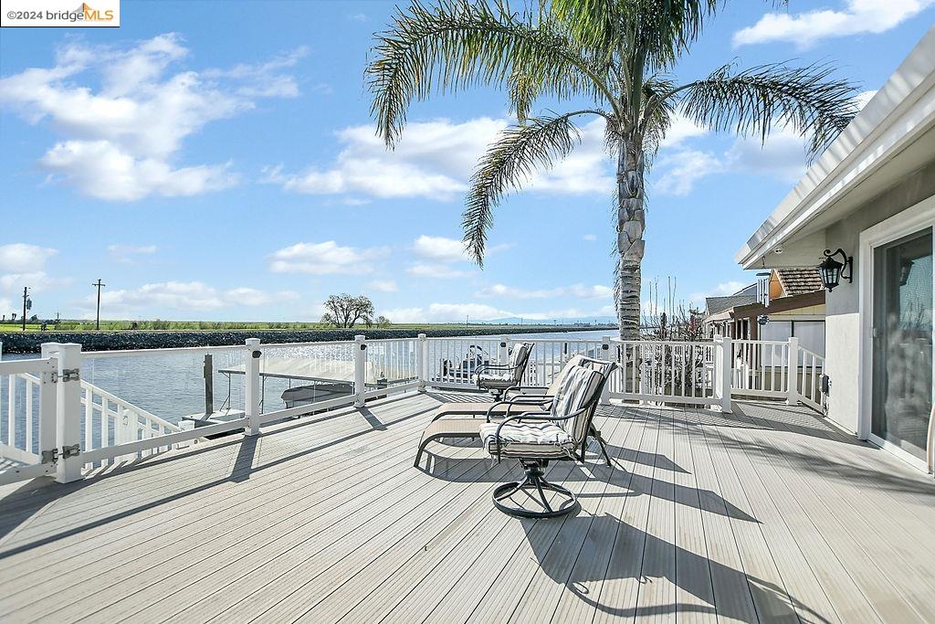 60 Discovery Bay Blvd