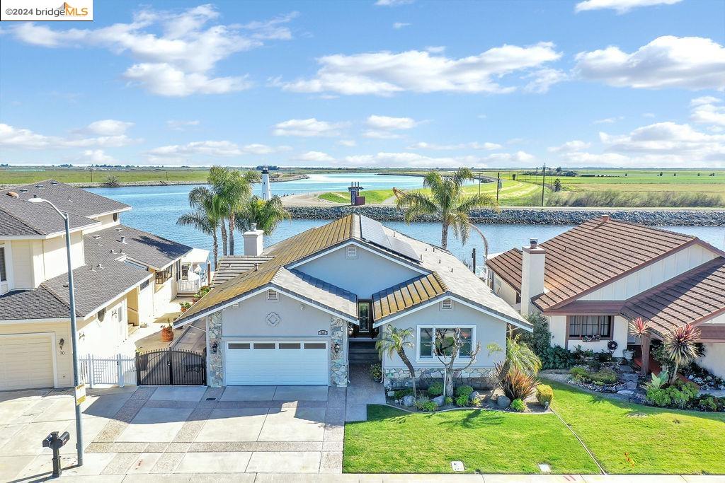 60 Discovery Bay Blvd