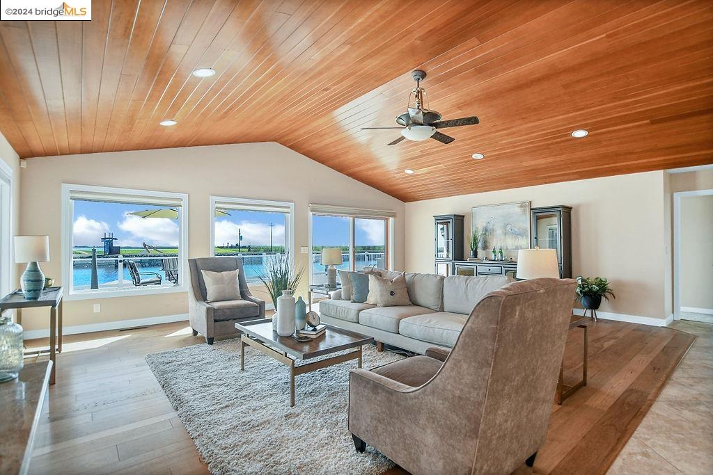 60 Discovery Bay Blvd