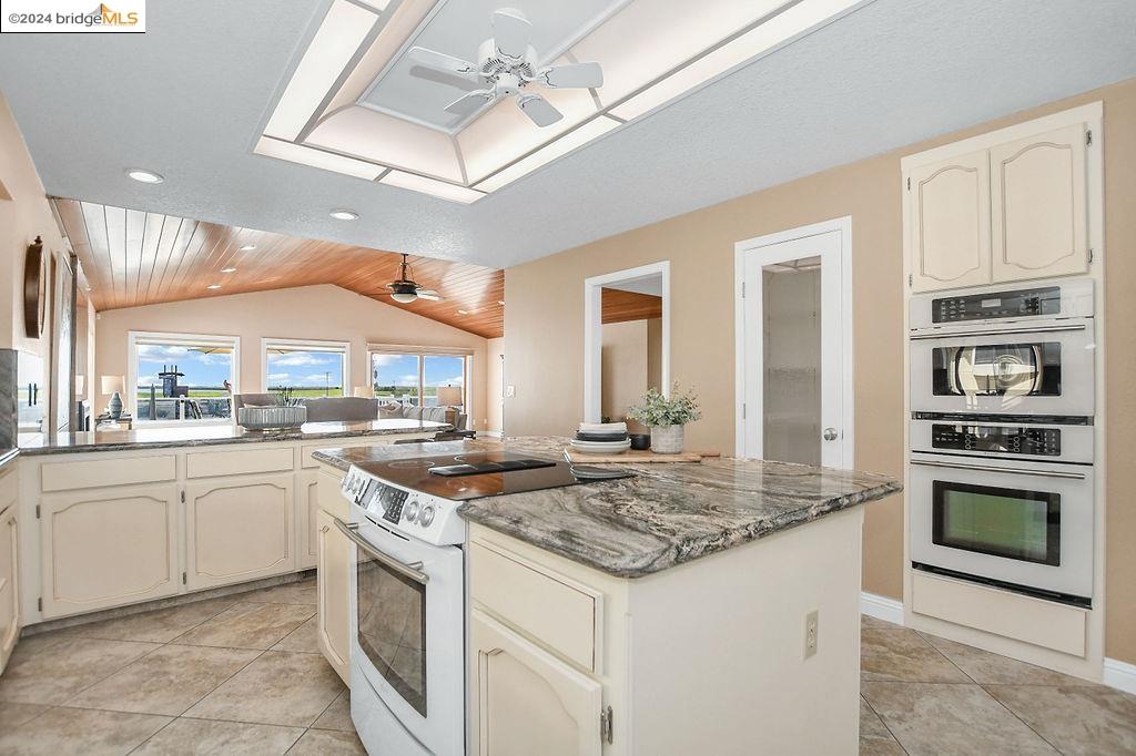 60 Discovery Bay Blvd