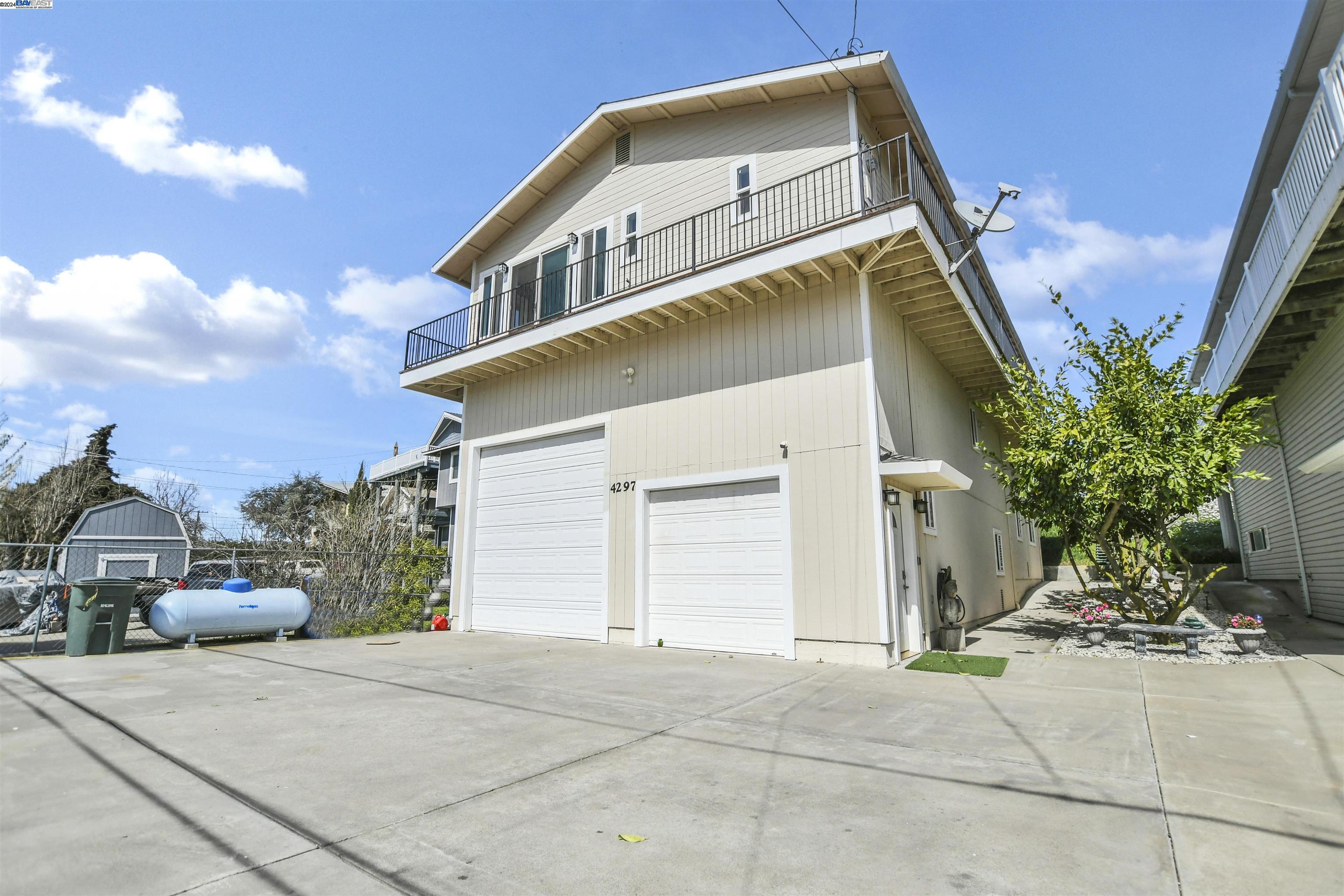 4297 Willow Rd