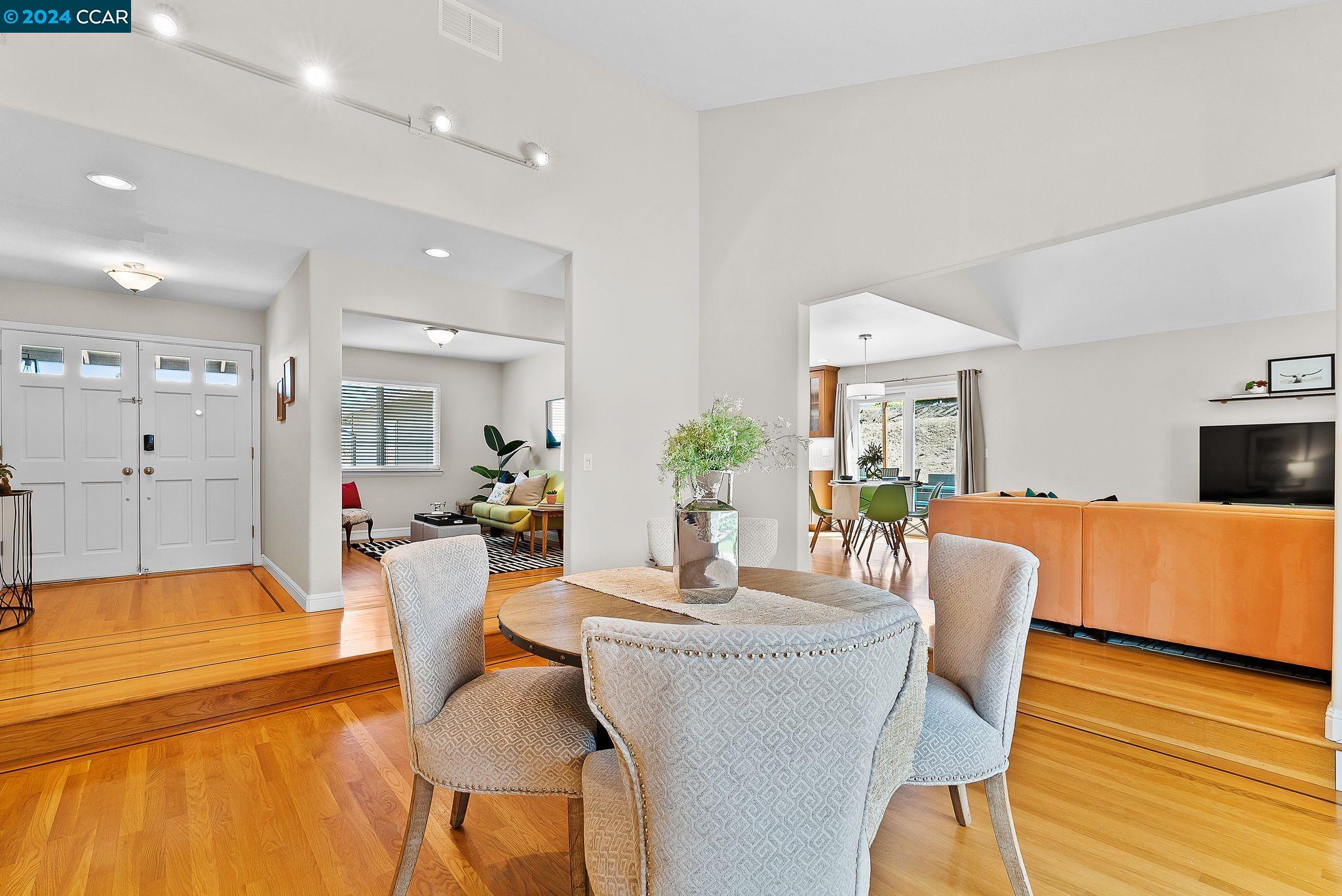 4304 Saint Paul Cir