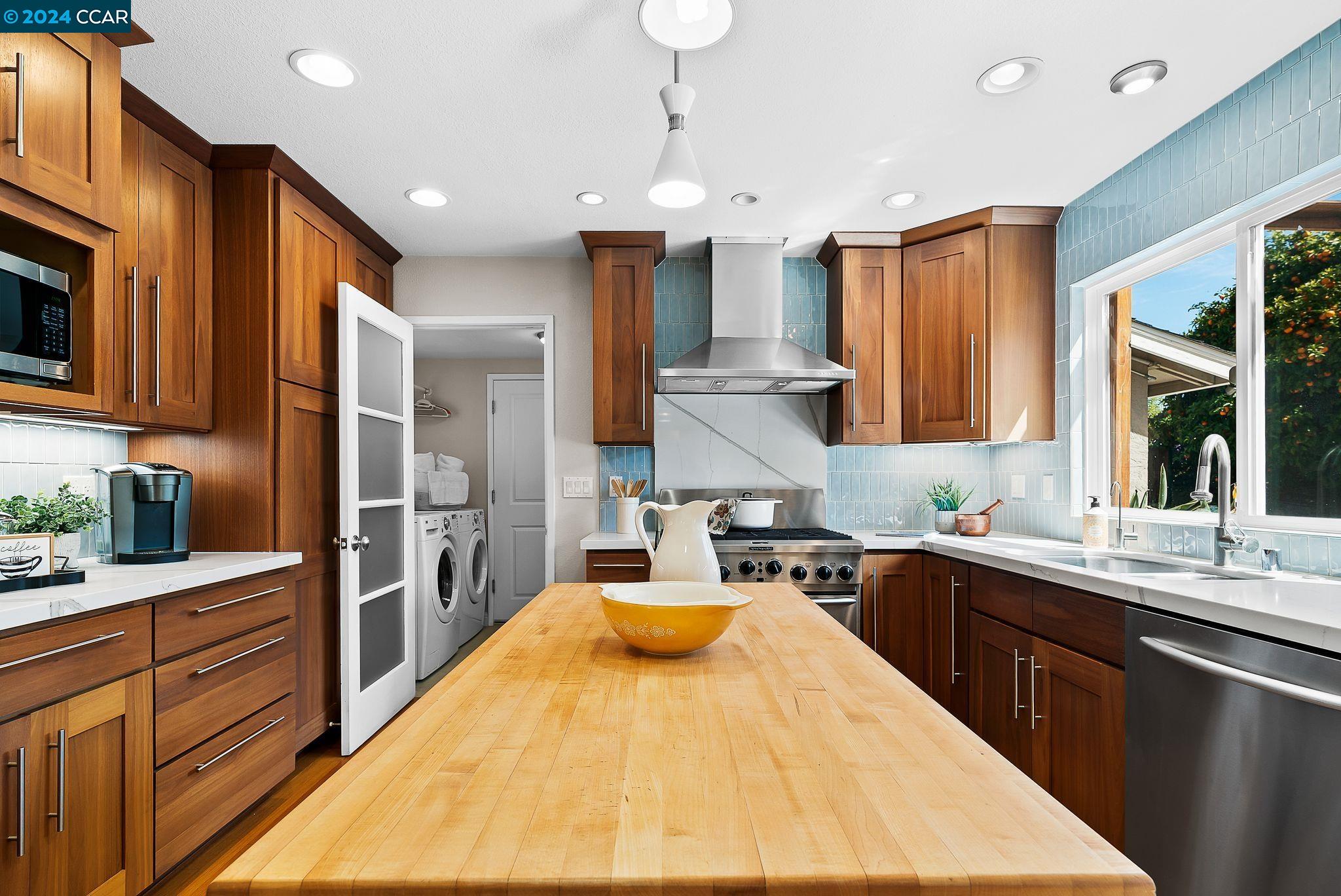 4304 Saint Paul Cir