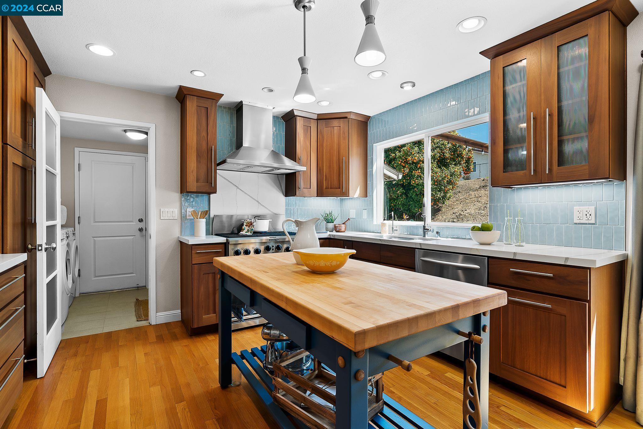 4304 Saint Paul Cir