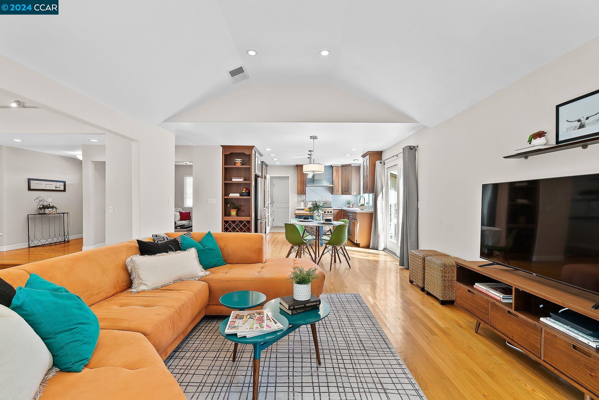 4304 Saint Paul Cir