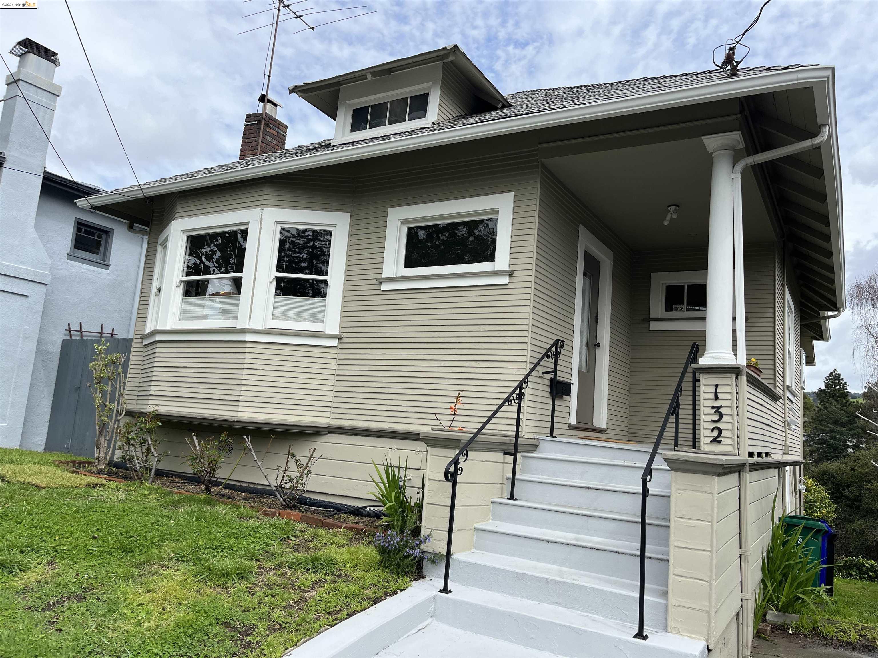 132 Sunnyside Ave