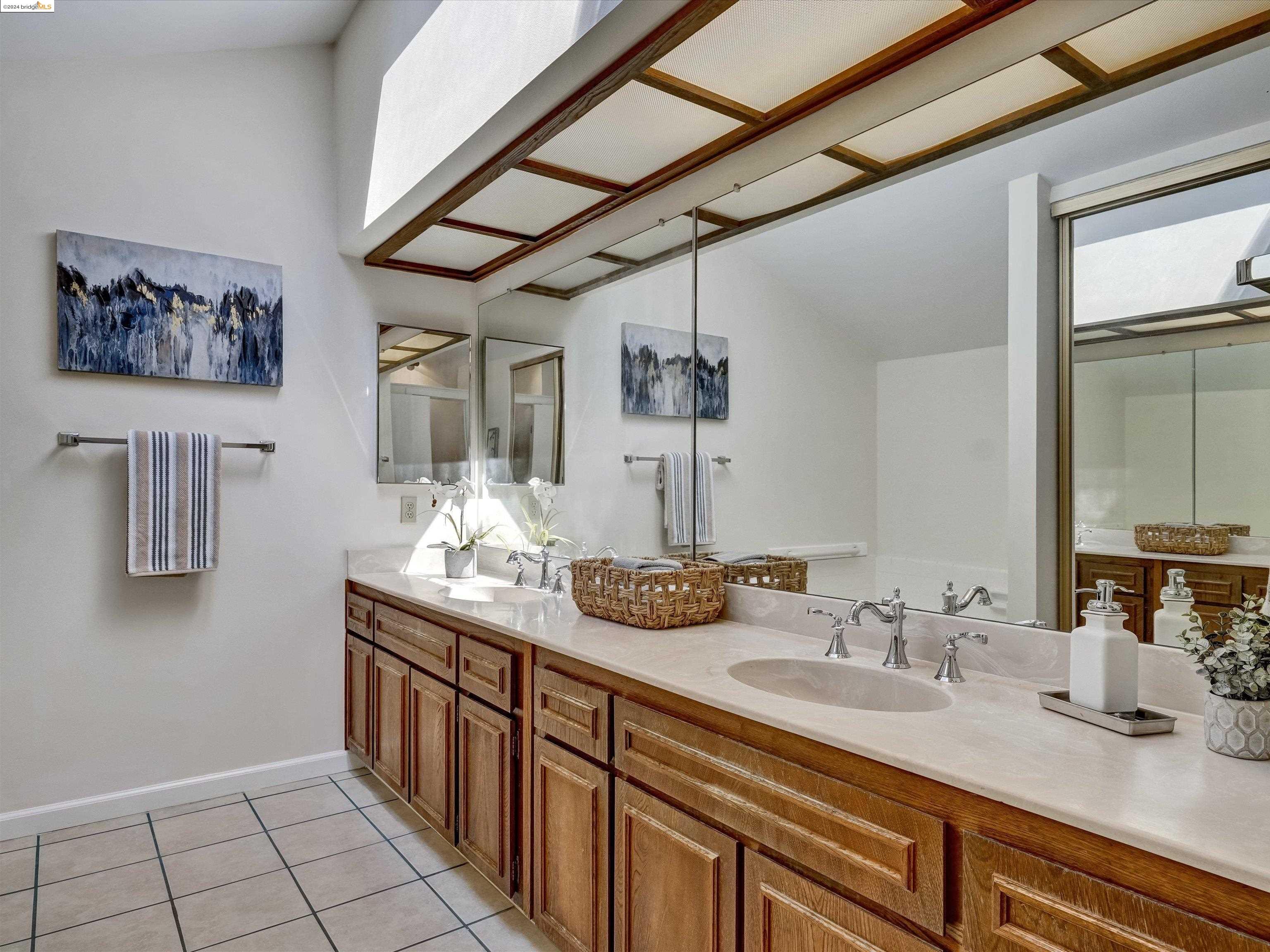2444 Croyden Ct