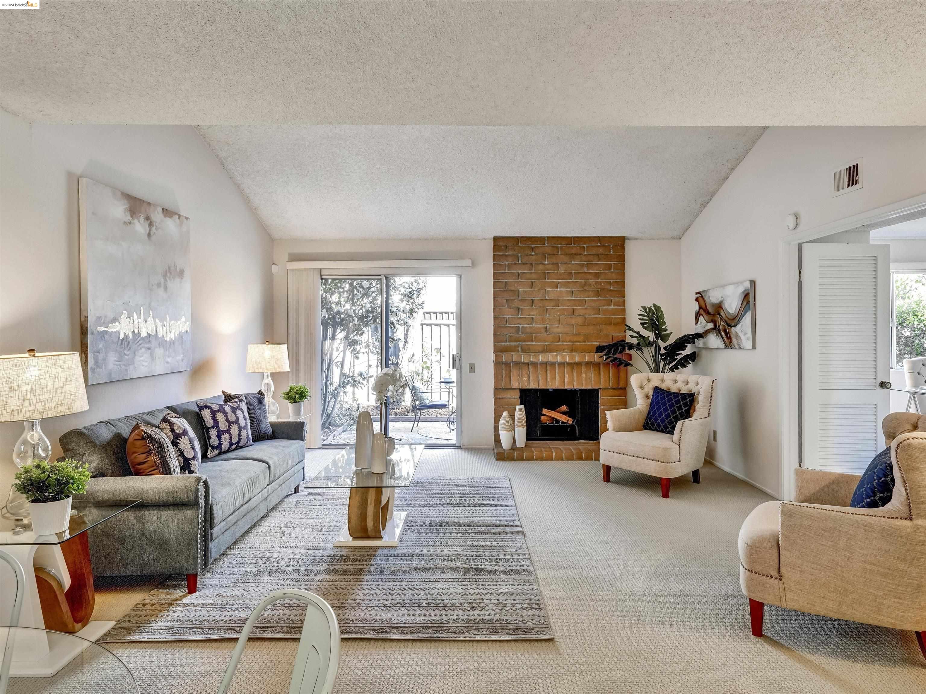 2444 Croyden Ct