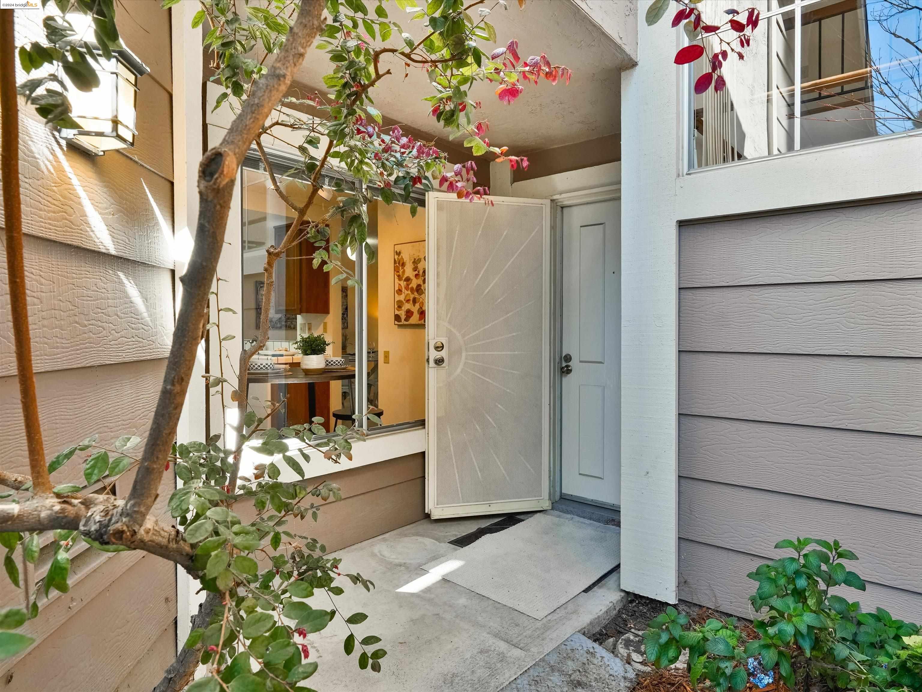 2444 Croyden Ct
