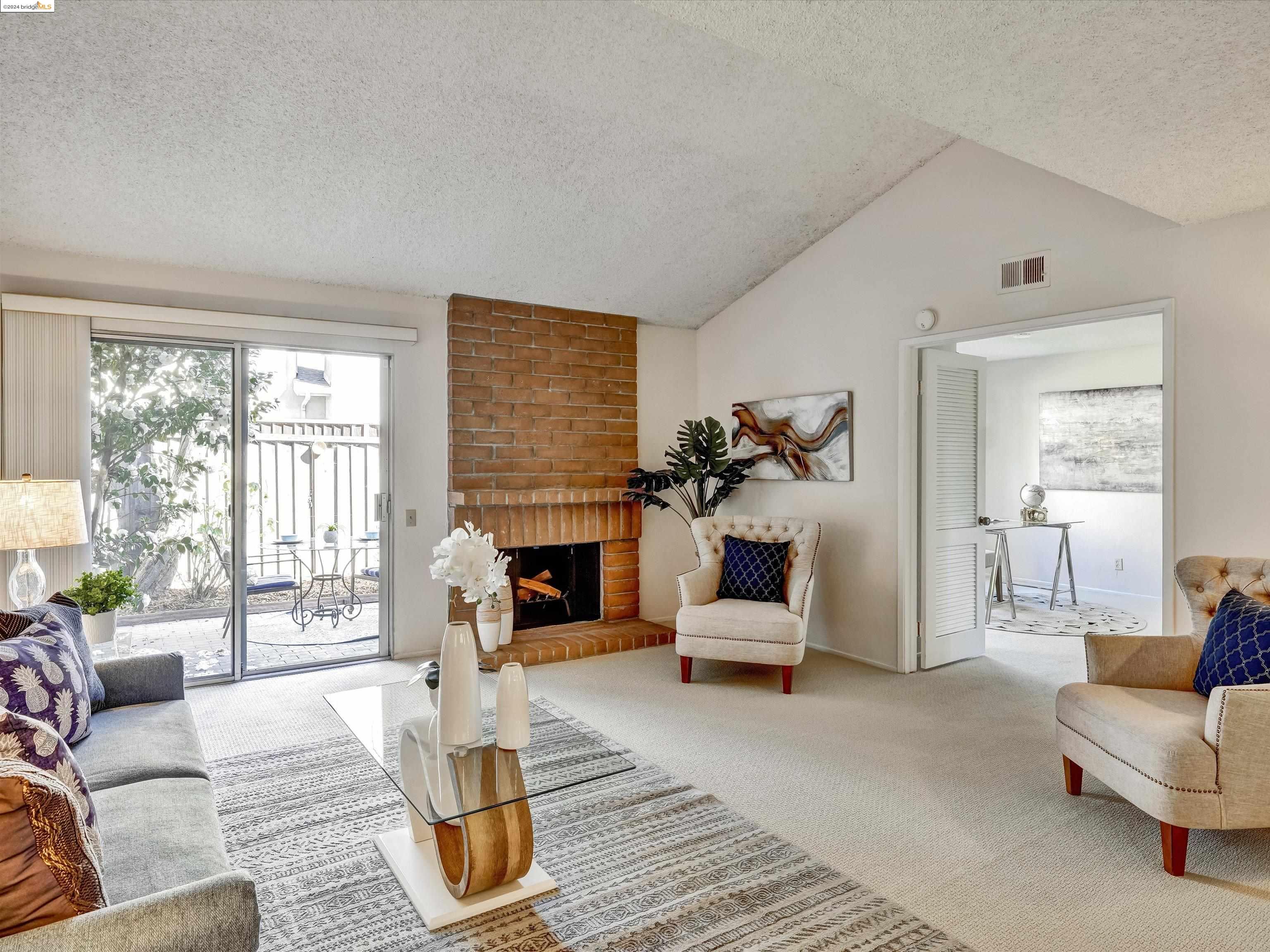 2444 Croyden Ct