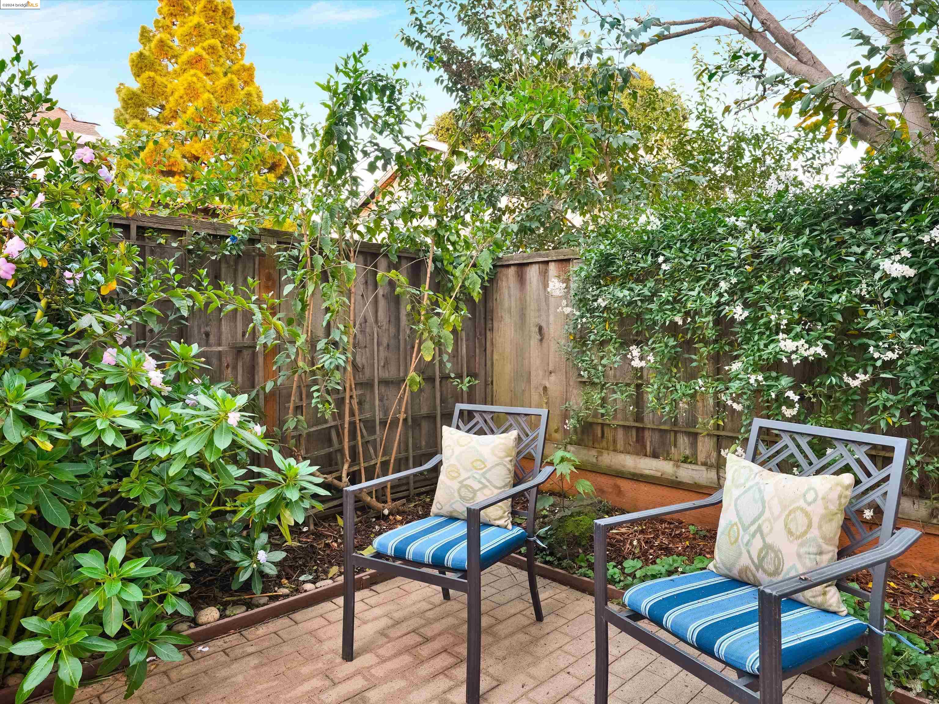 2444 Croyden Ct