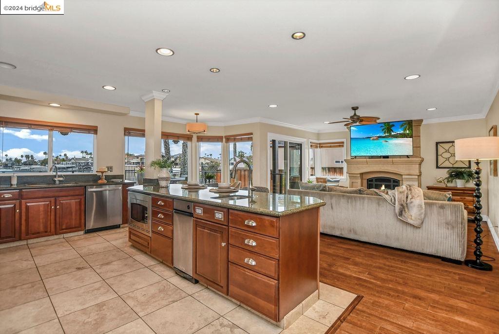2175 Sand Point Rd