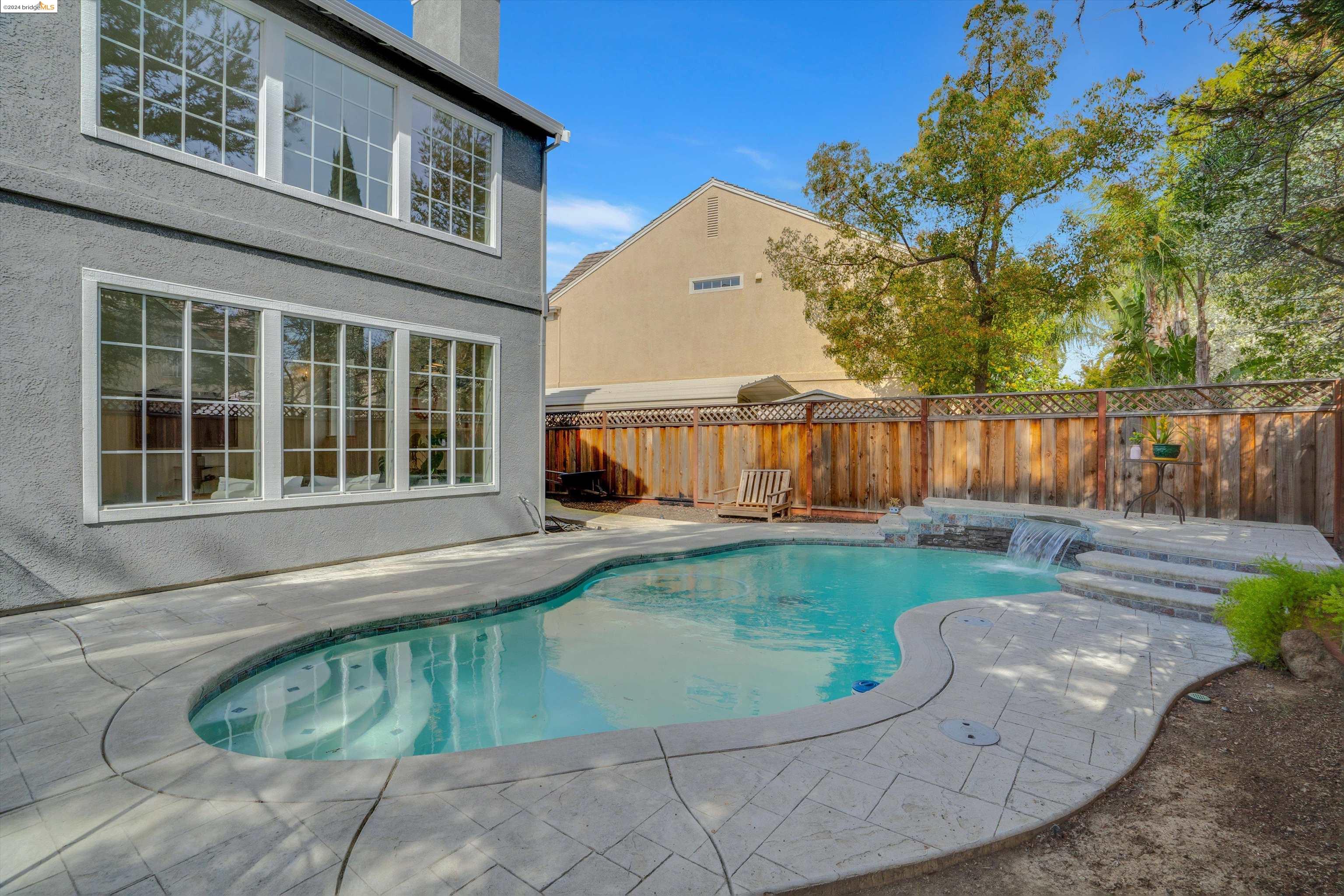144 Canfield Ct