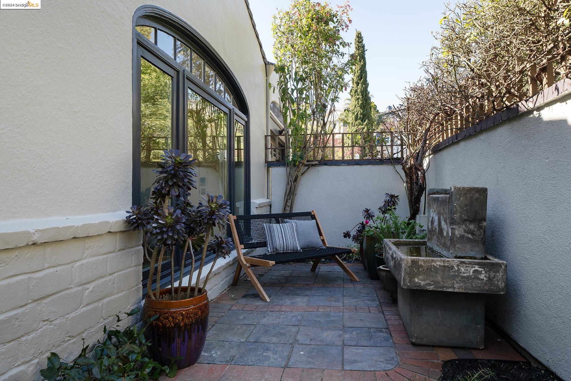 6017 Buena Vista Ave
