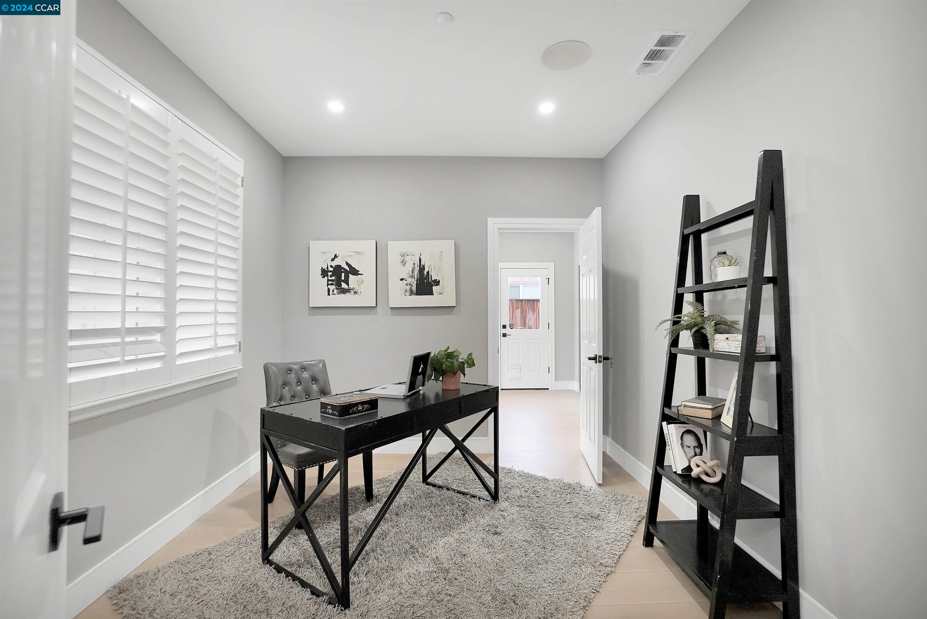 307 Mondavi Ln