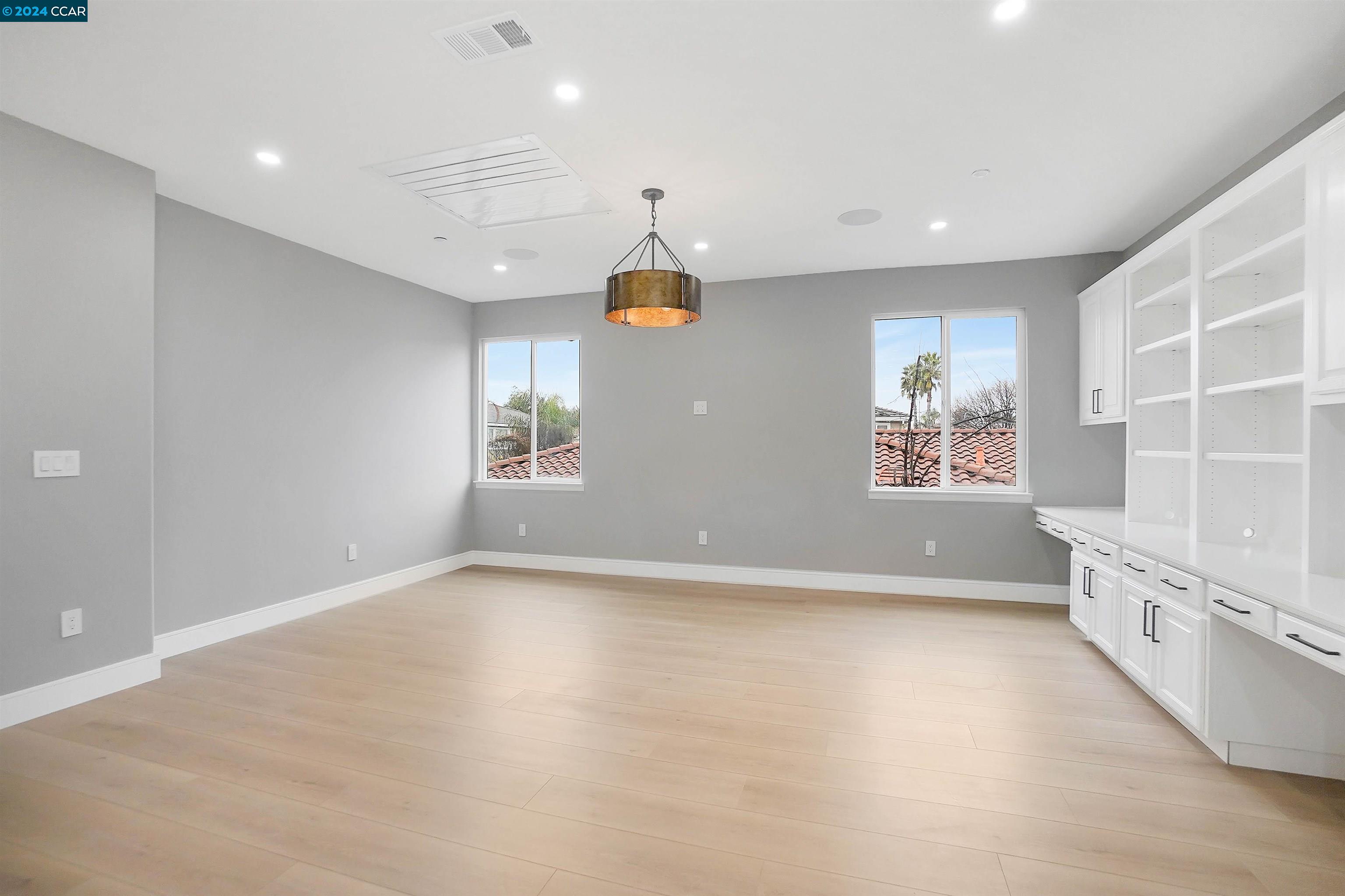 307 Mondavi Ln