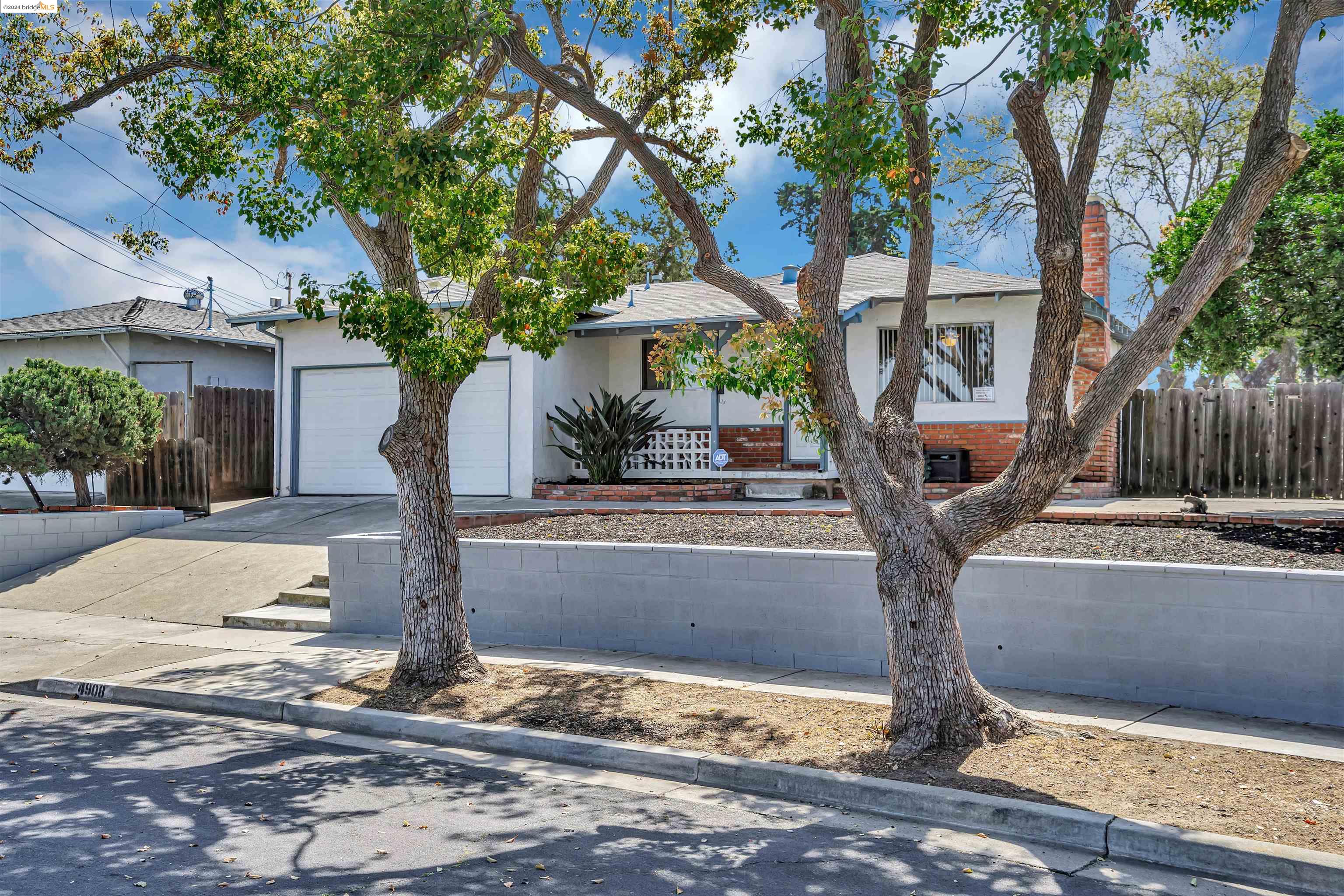 4908 Belle Dr