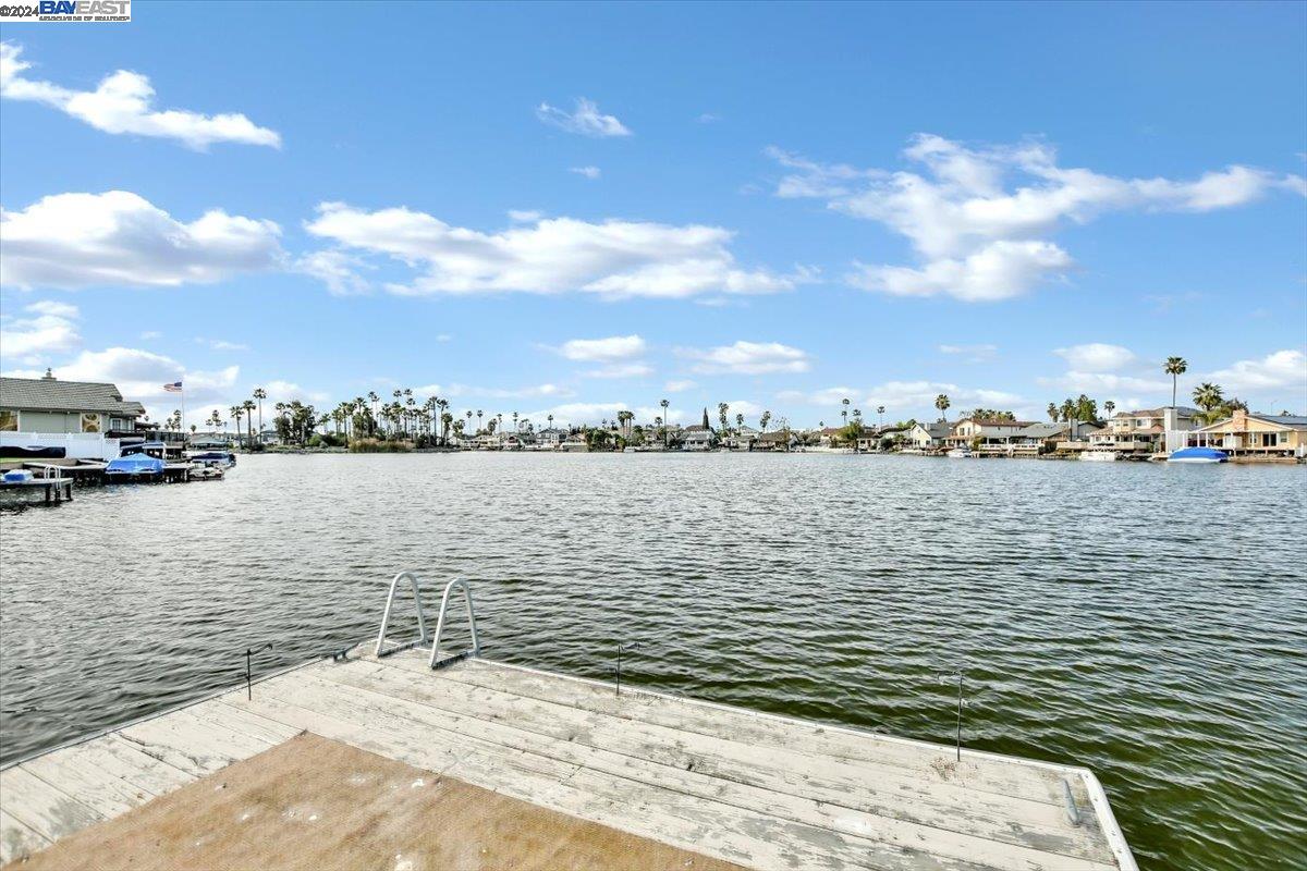 5379 Willow Lake Ct