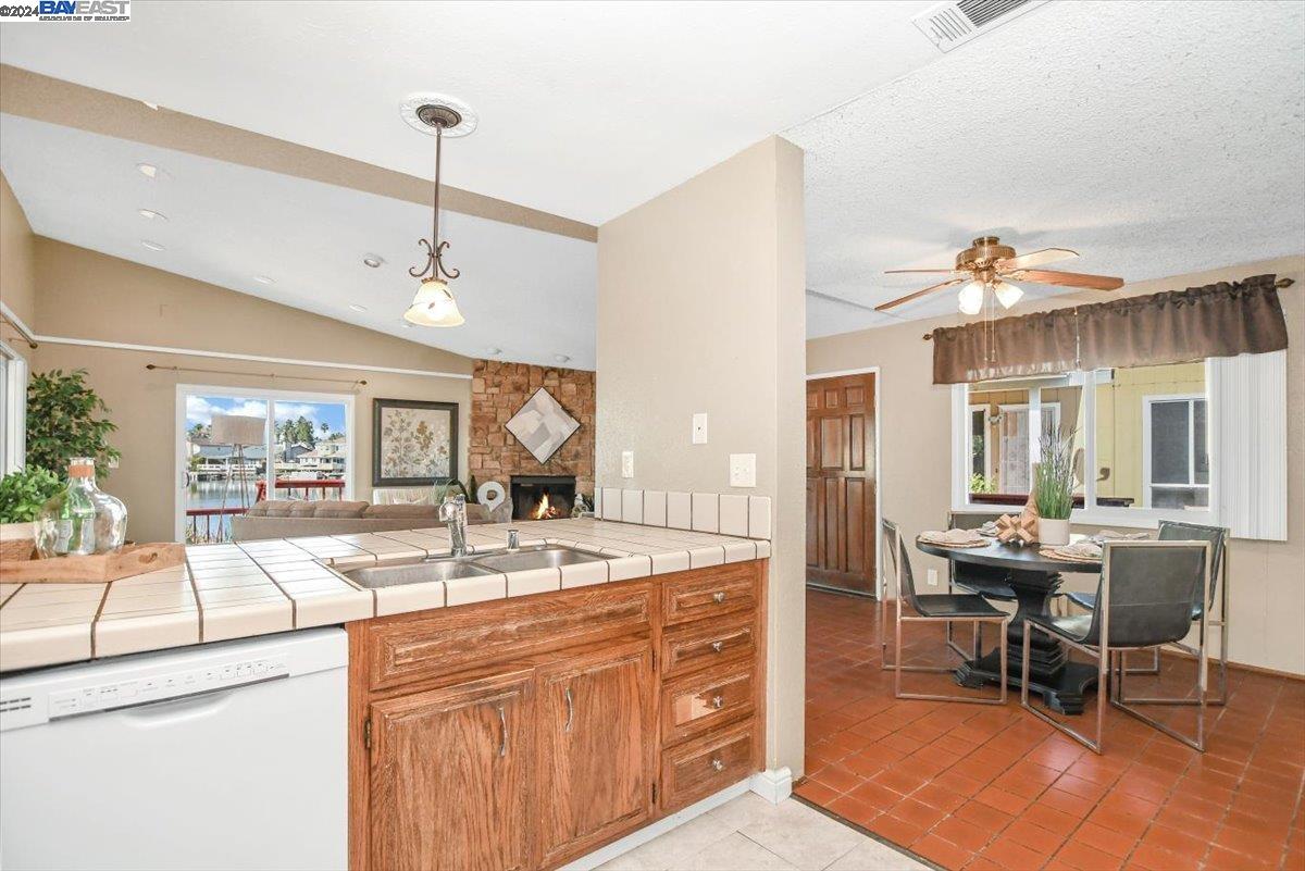 5379 Willow Lake Ct
