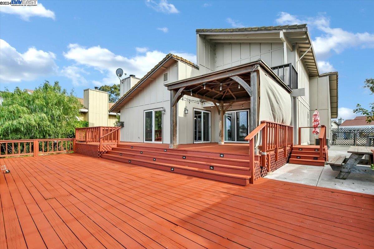 5379 Willow Lake Ct