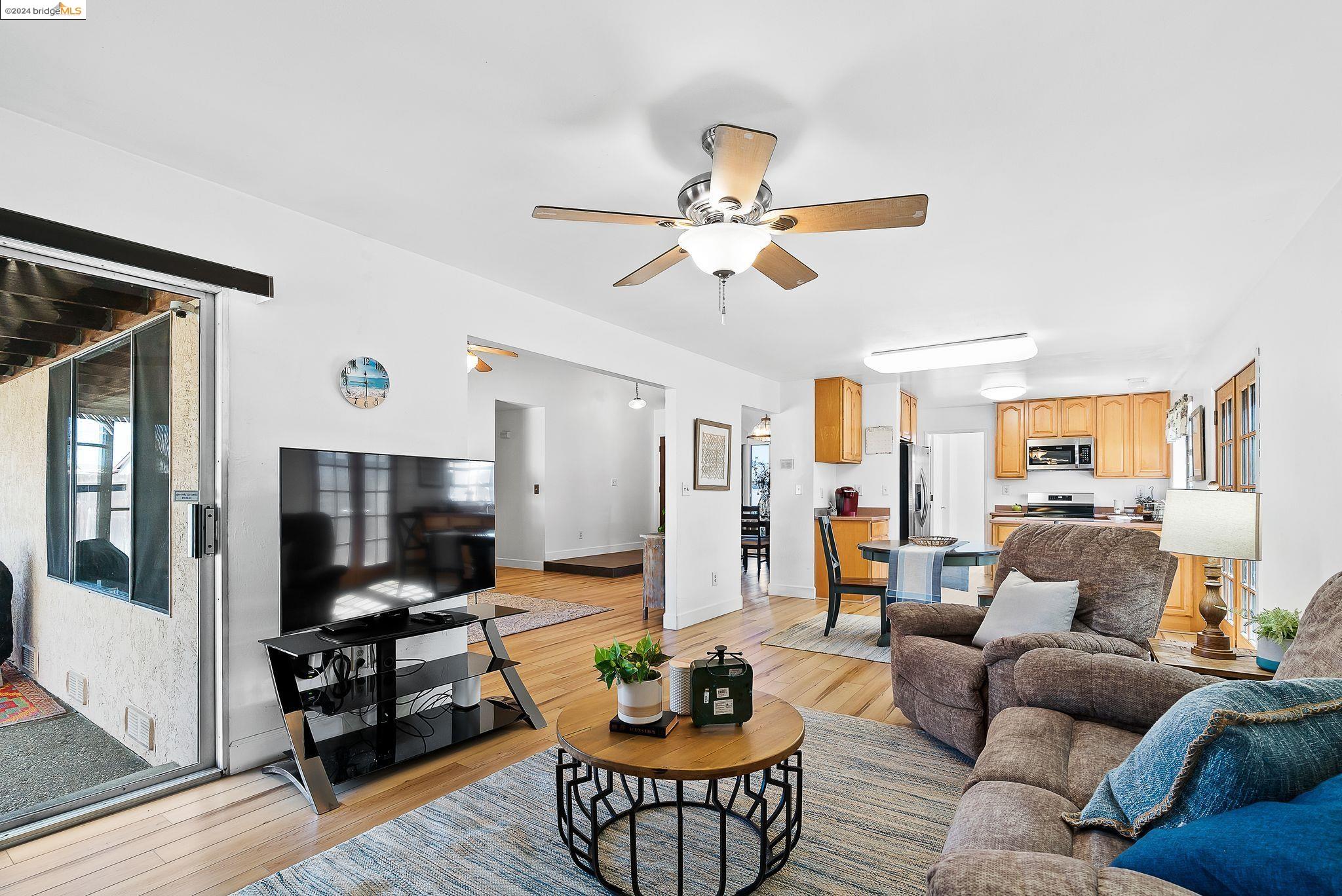 1571 Gamay Cir