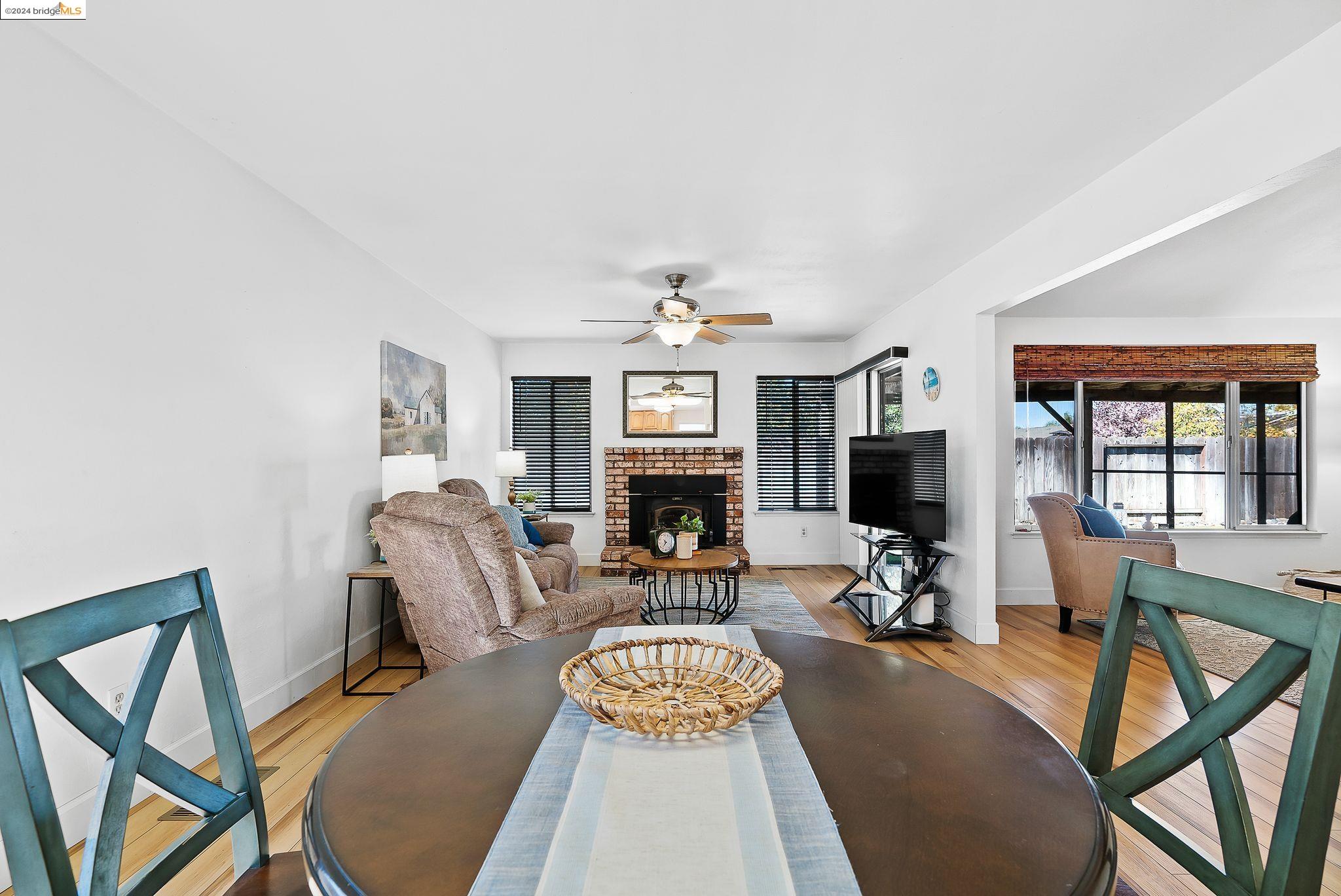1571 Gamay Cir