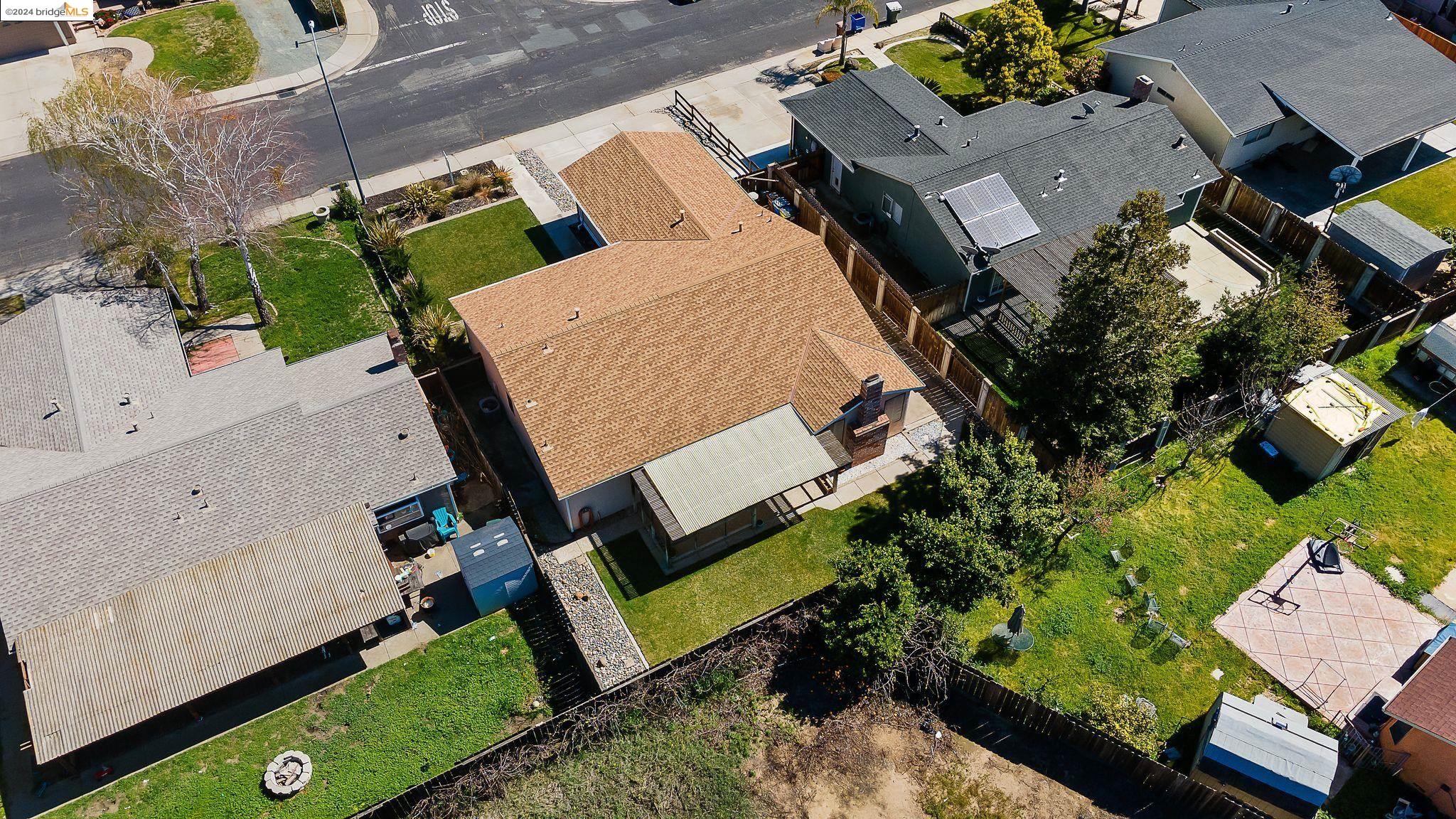 1571 Gamay Cir