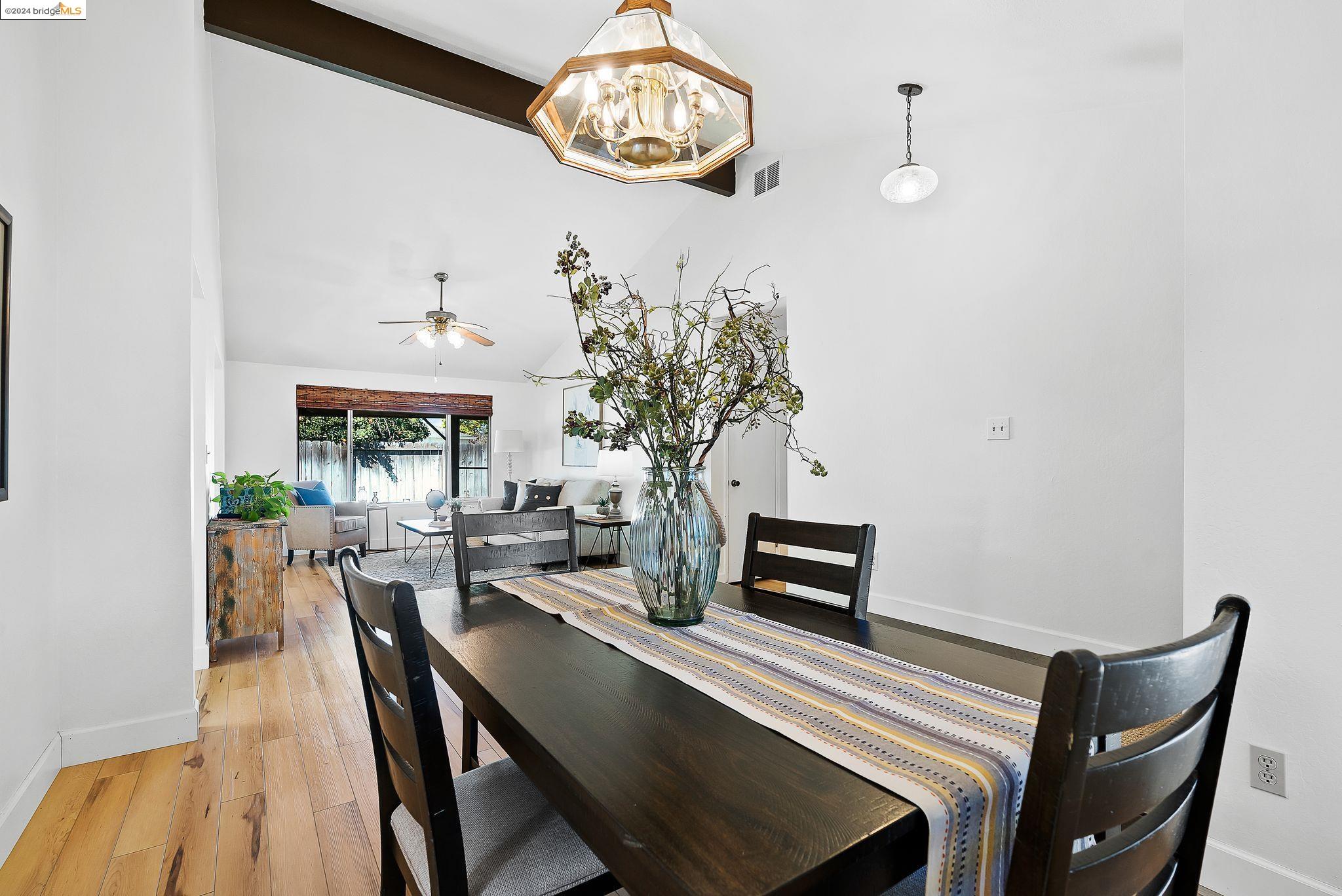 1571 Gamay Cir