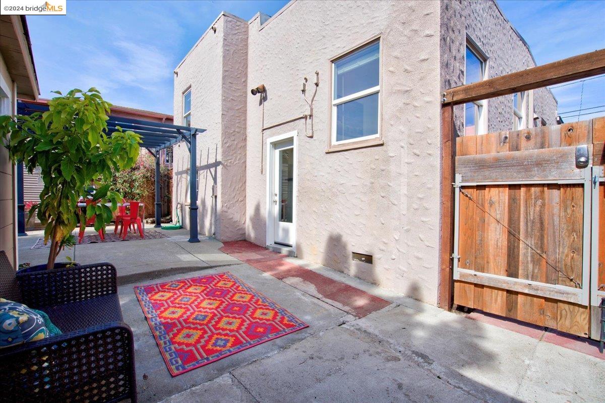 5807 Roberts Ave
