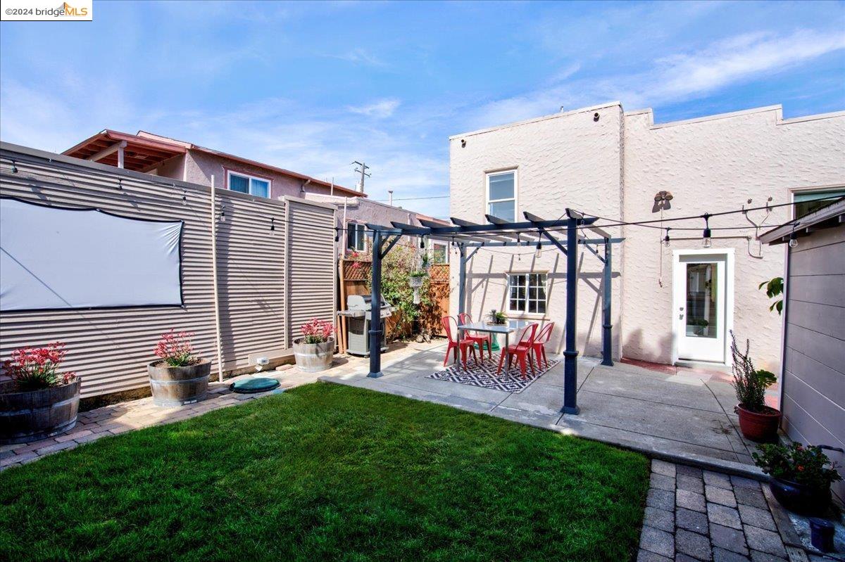 5807 Roberts Ave