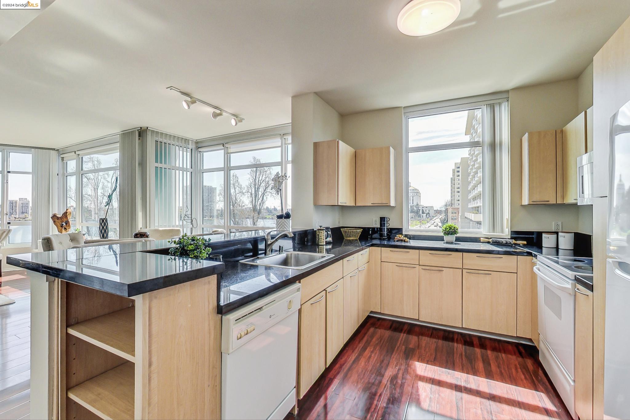 1 LAKESIDE DR # 503
