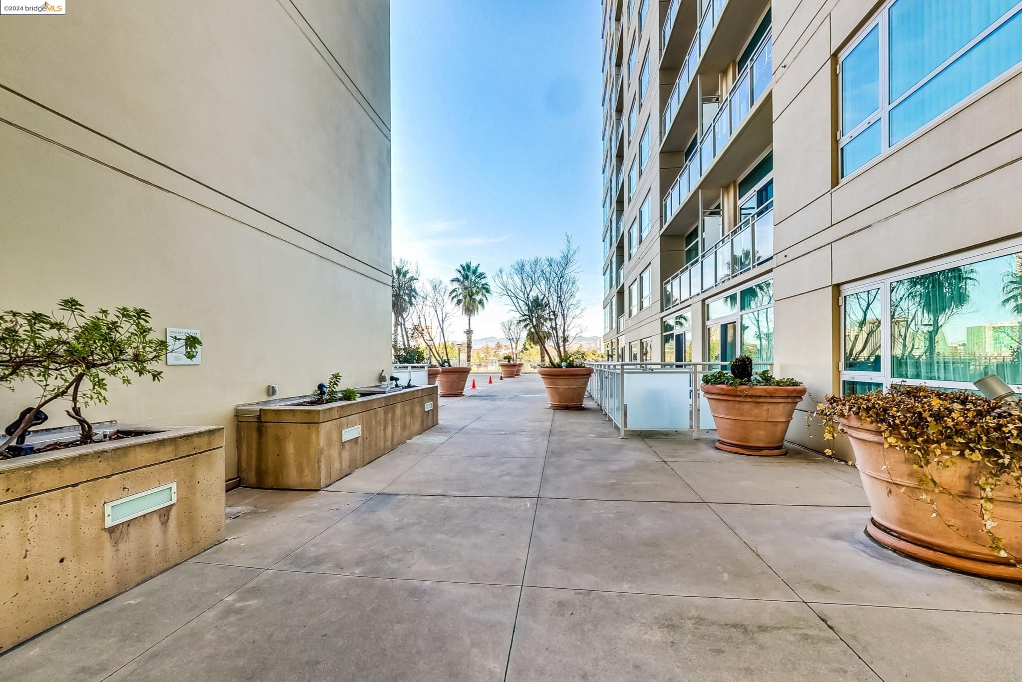 1 LAKESIDE DR # 503