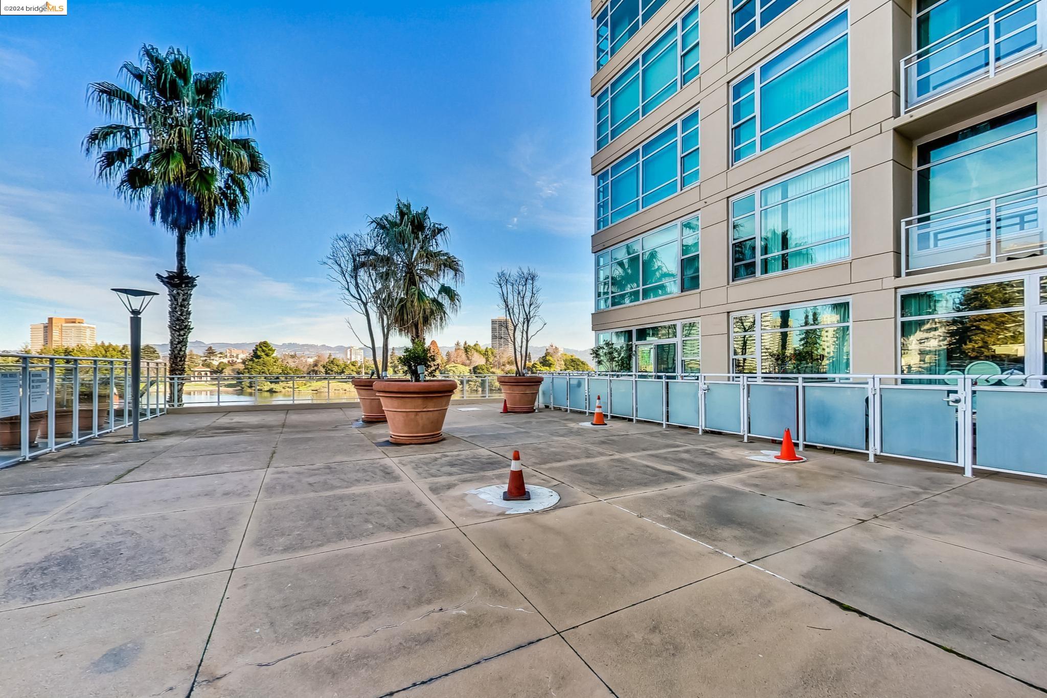 1 LAKESIDE DR # 503