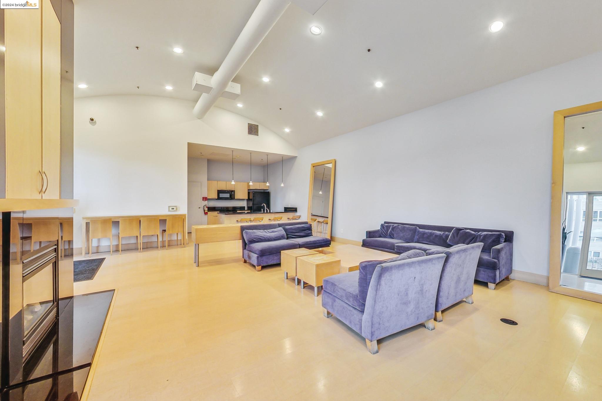 1 LAKESIDE DR # 503