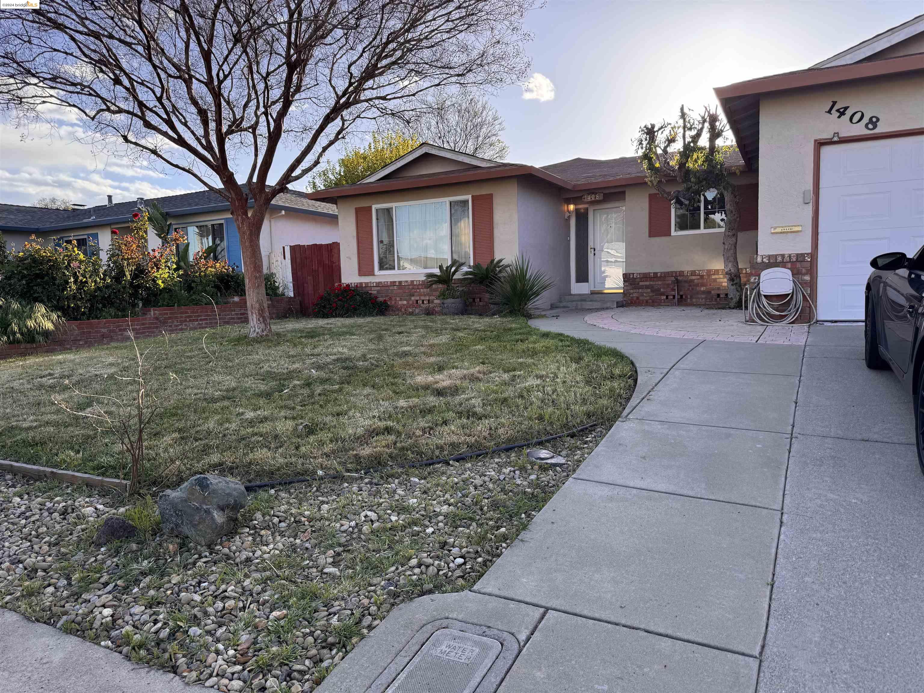 1408 Aster Dr