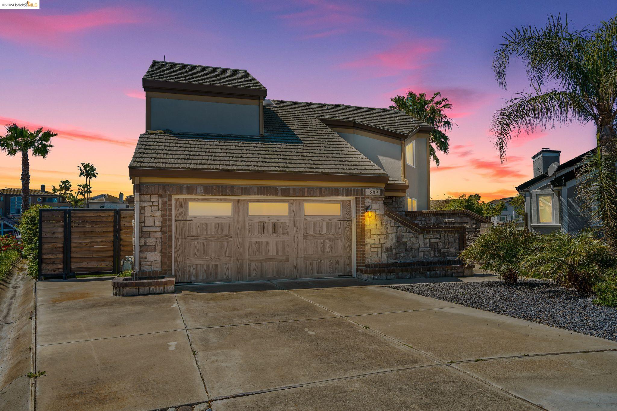 1889 Dune Point Way