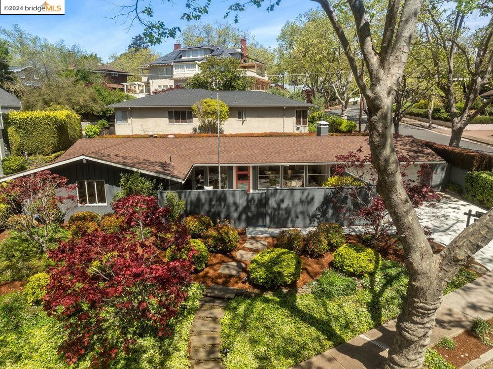 160 Dracena Ave