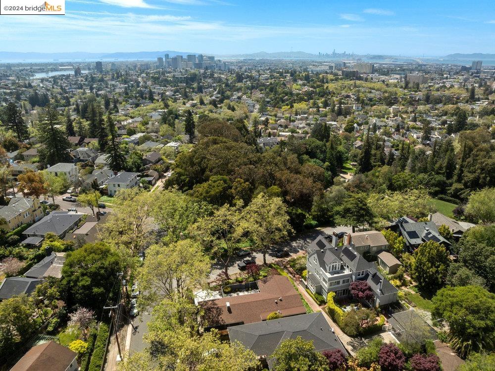 160 Dracena Ave